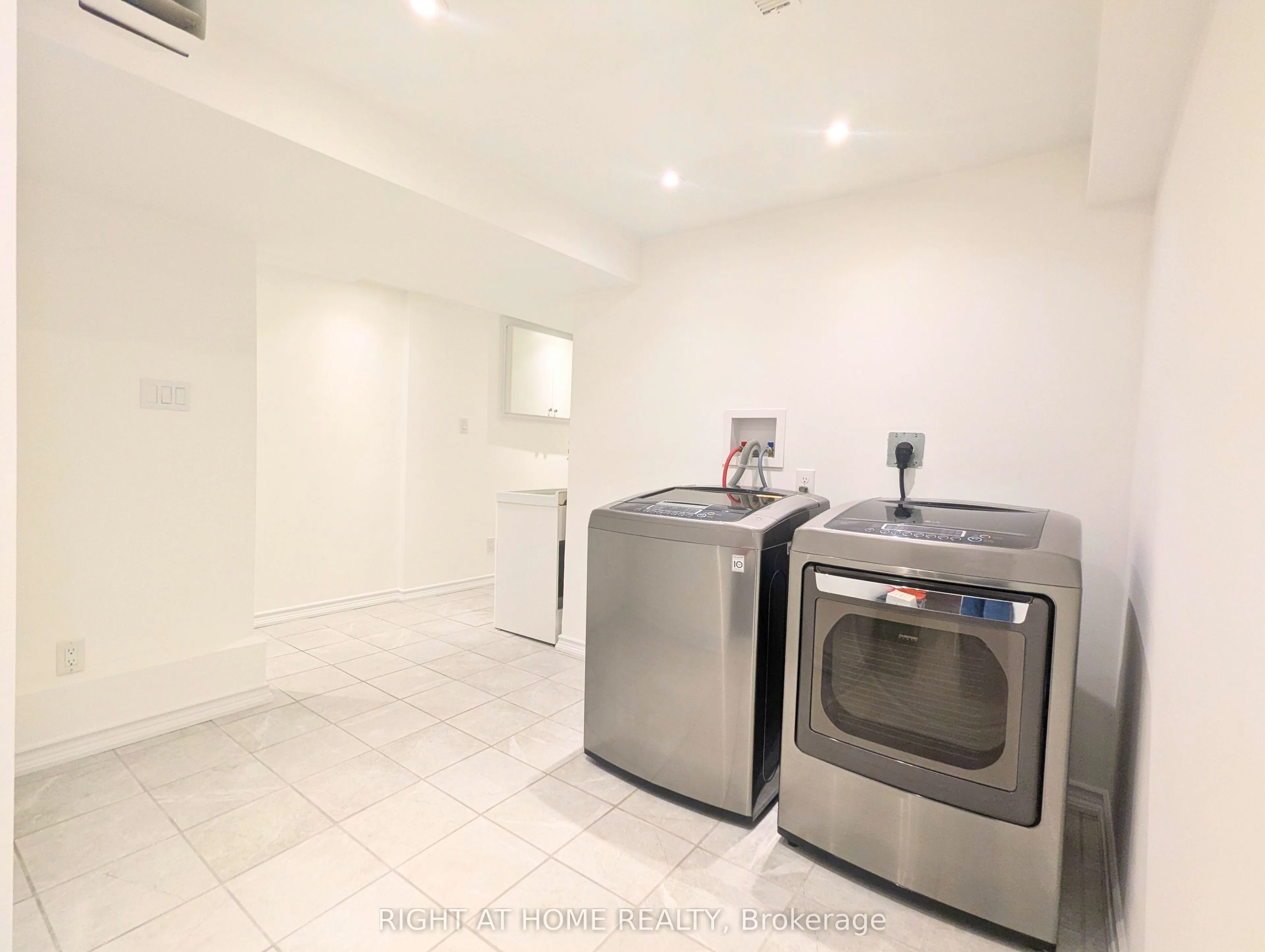 2599 Inlake Court