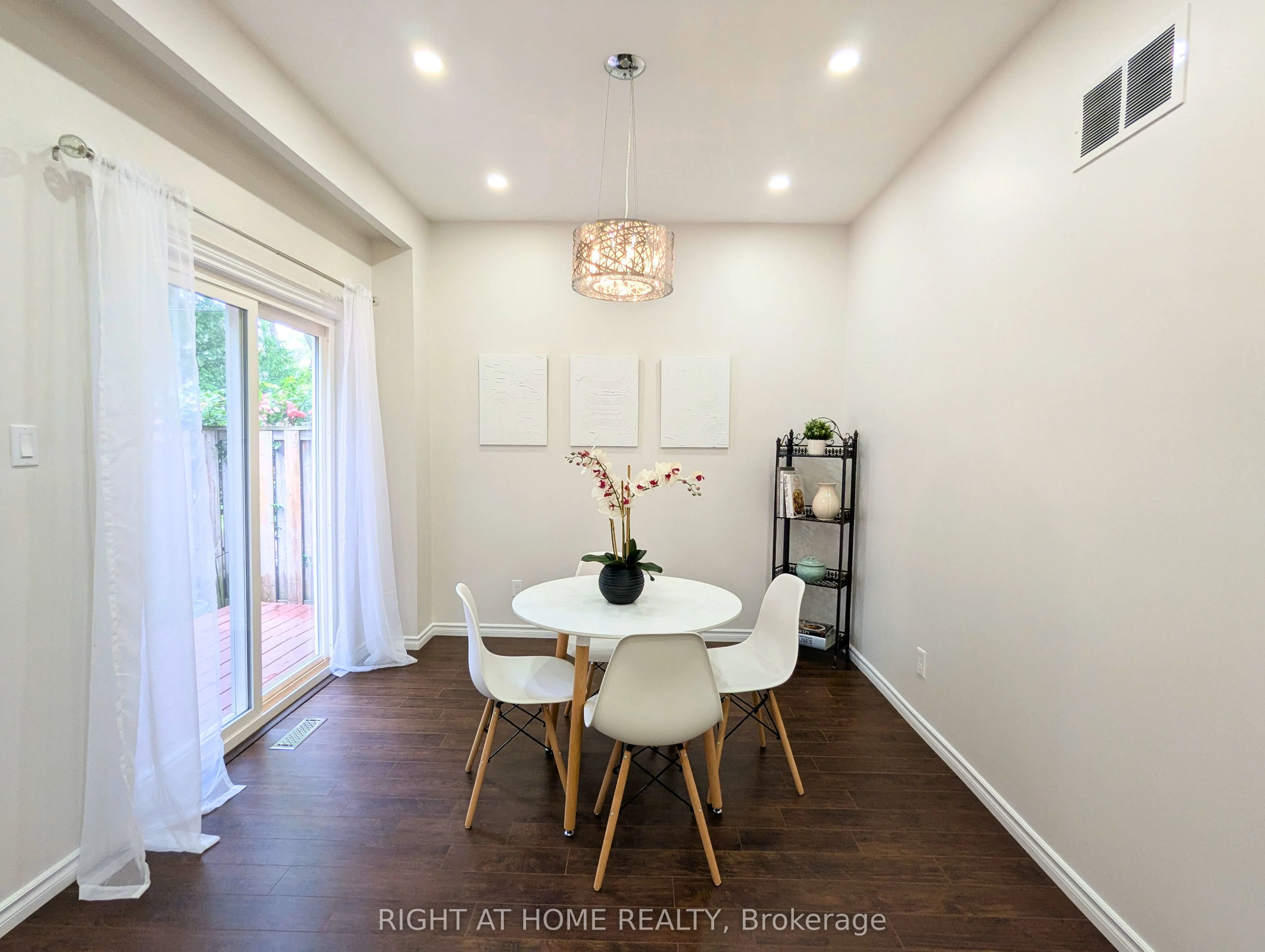 2599 Inlake Court