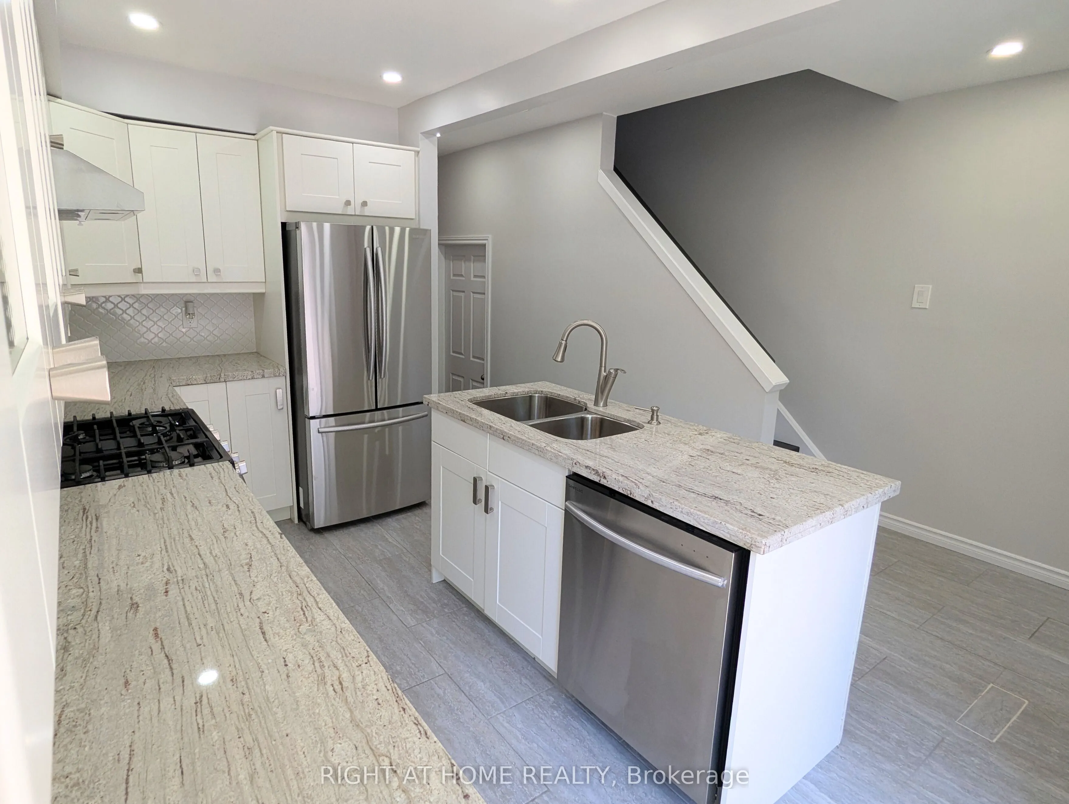 2599 Inlake Court