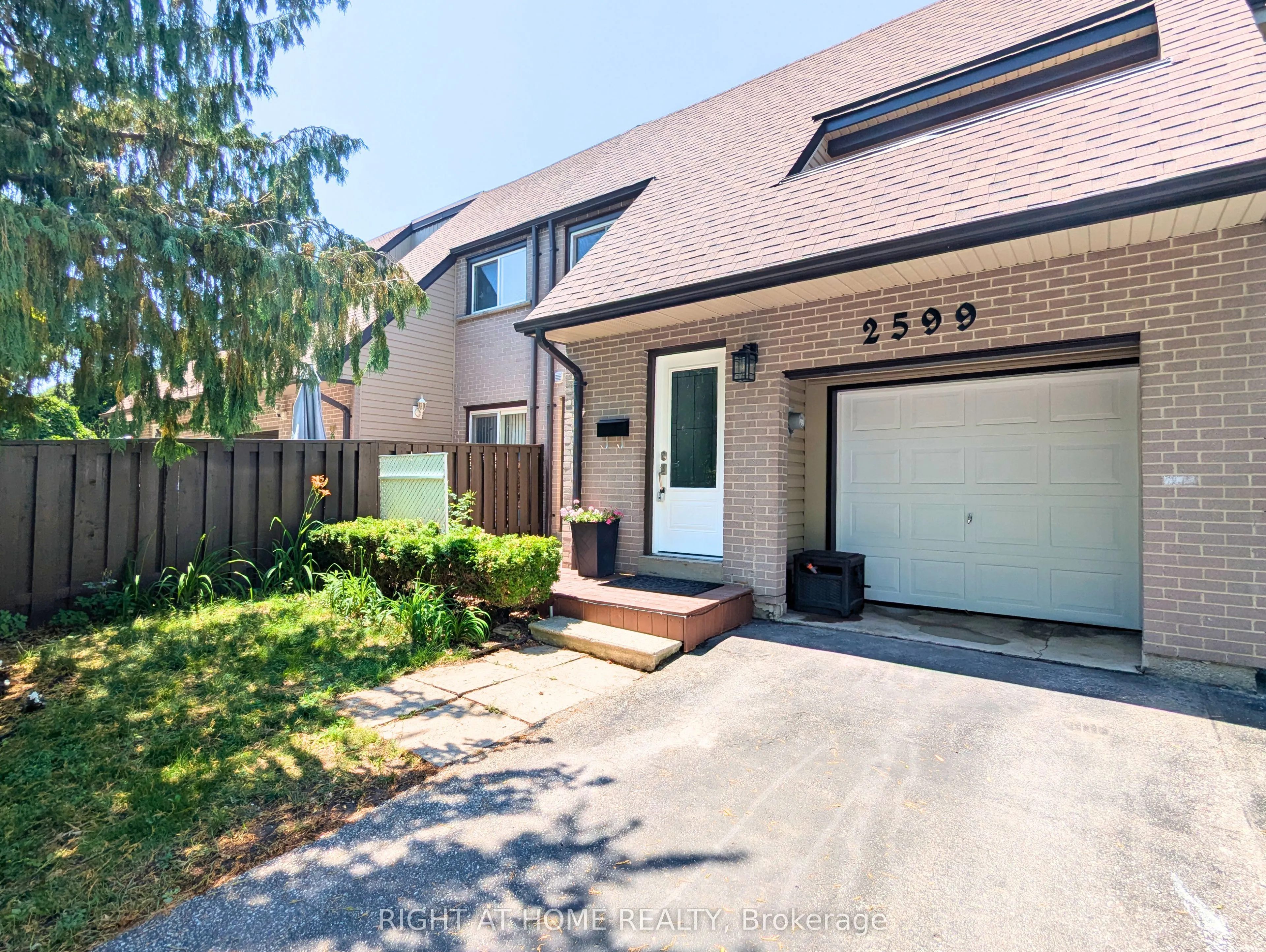 2599 Inlake Court