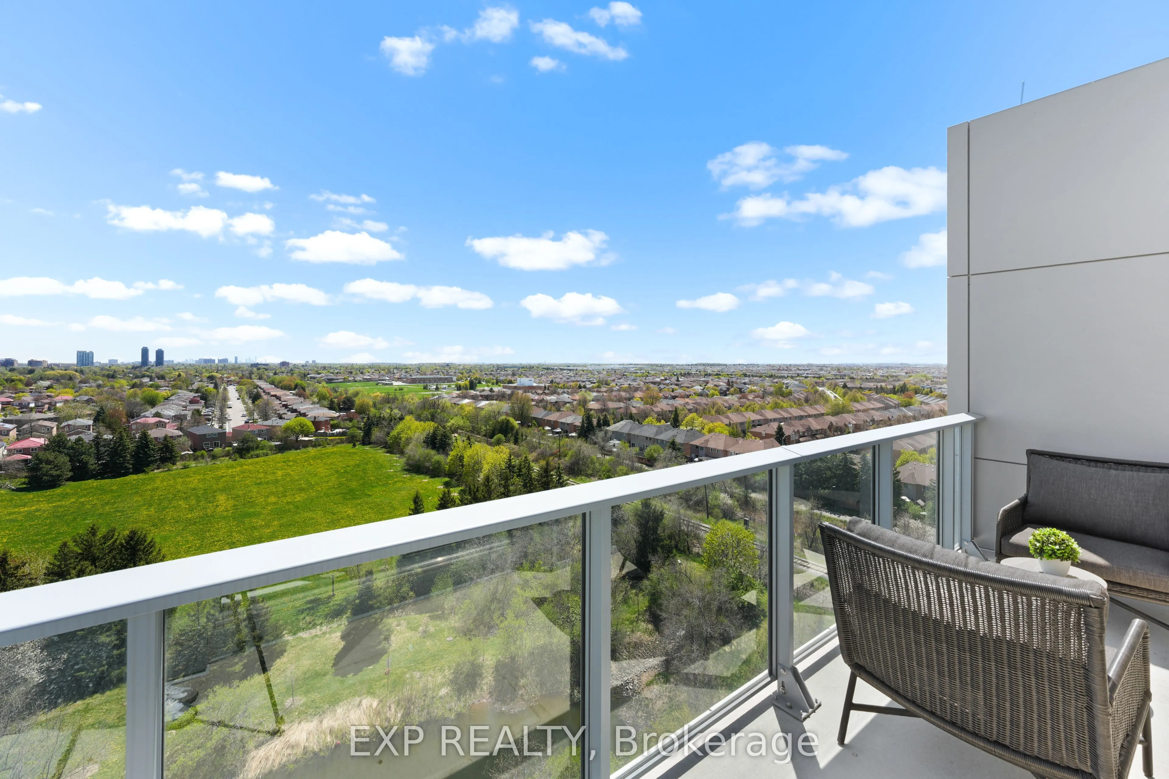 100 Manett Crescent, #404