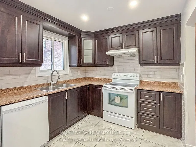 3485 Oakglade Crescent