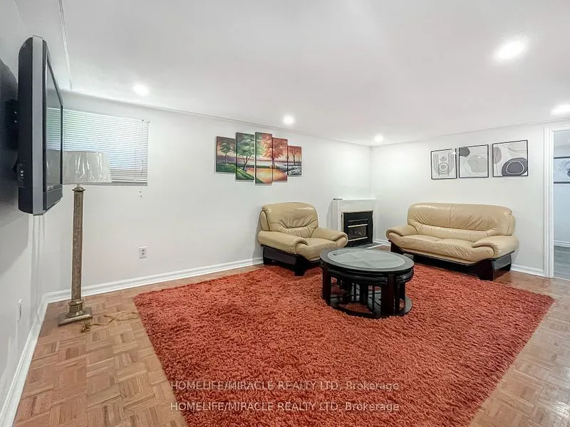 3485 Oakglade Crescent