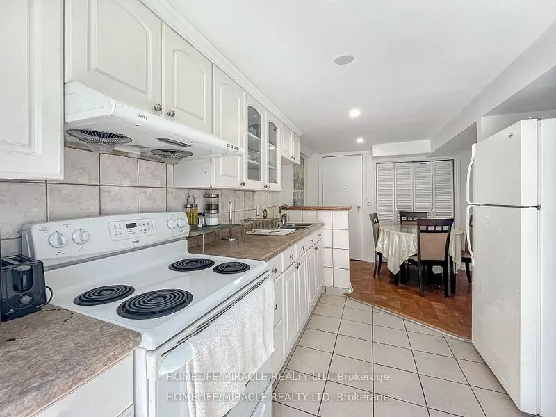 3485 Oakglade Crescent