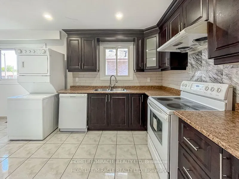 3485 Oakglade Crescent