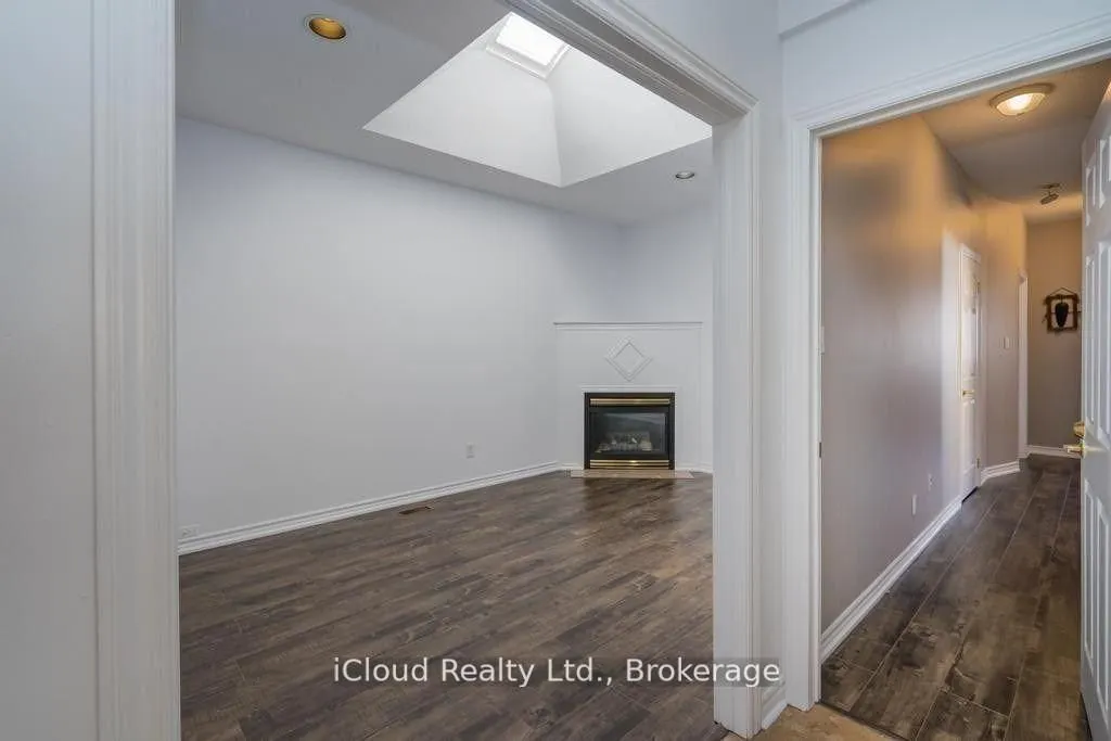 12 King George Road, #Room 2