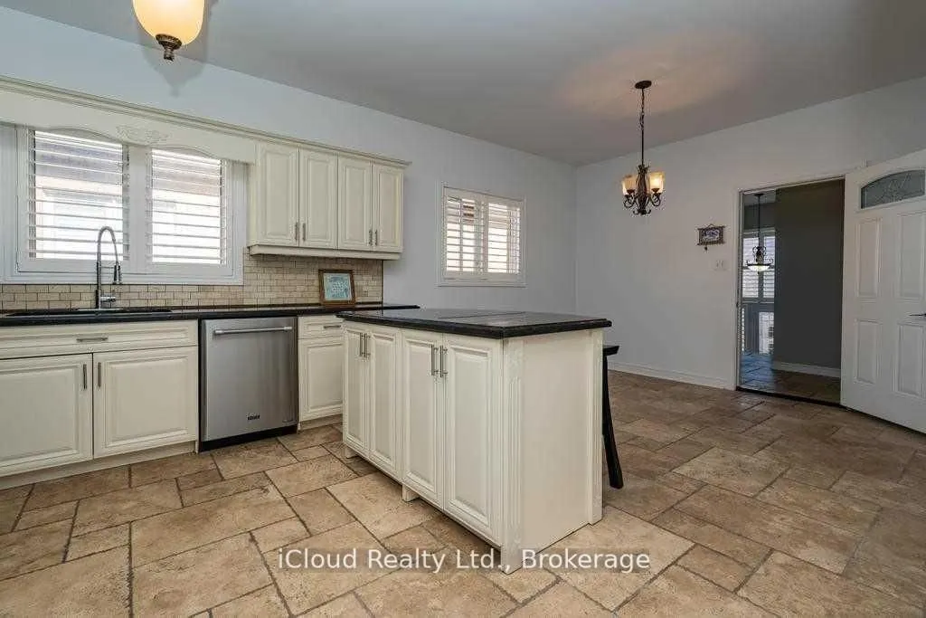 12 King George Road, #Room 2