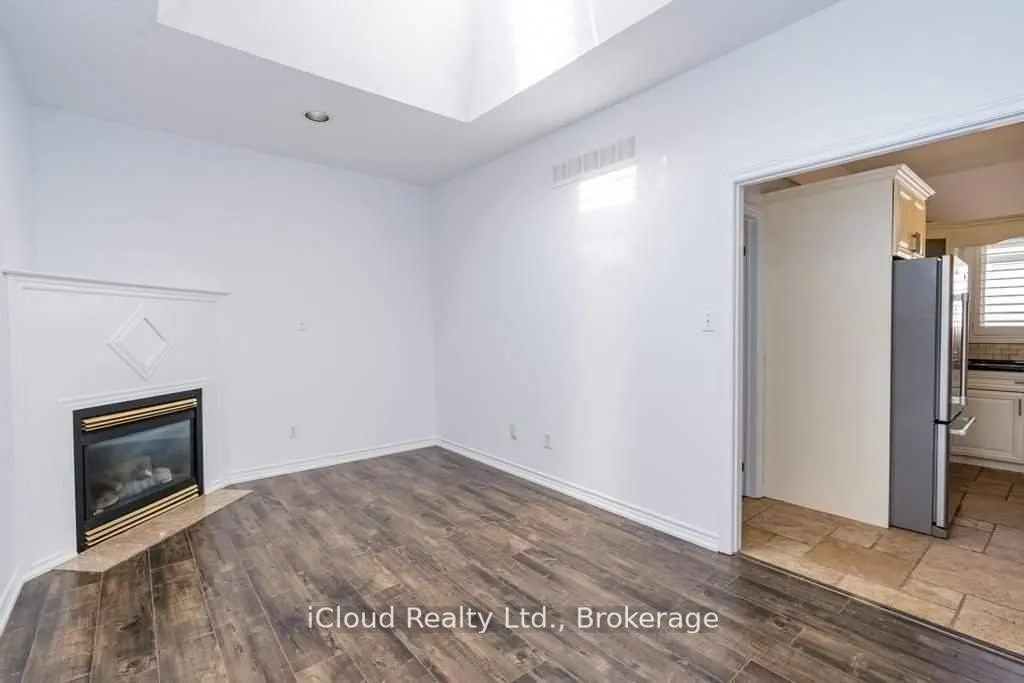 12 King George Road, #Room 2