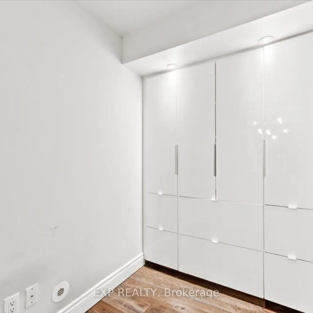 10 Laidlaw Street, #Th725