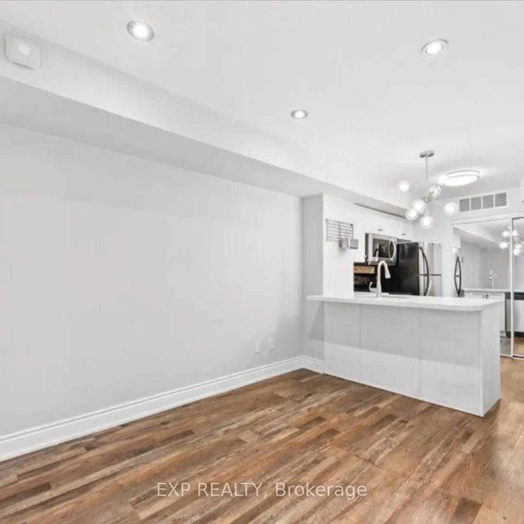 10 Laidlaw Street, #Th725