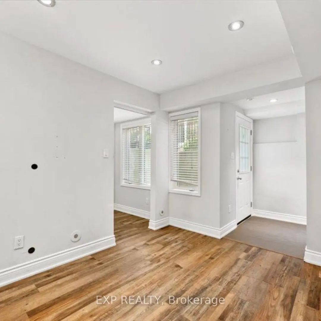 10 Laidlaw Street, #Th725
