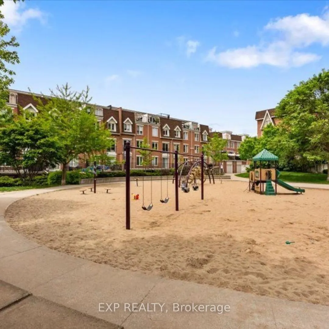 10 Laidlaw Street, #Th725