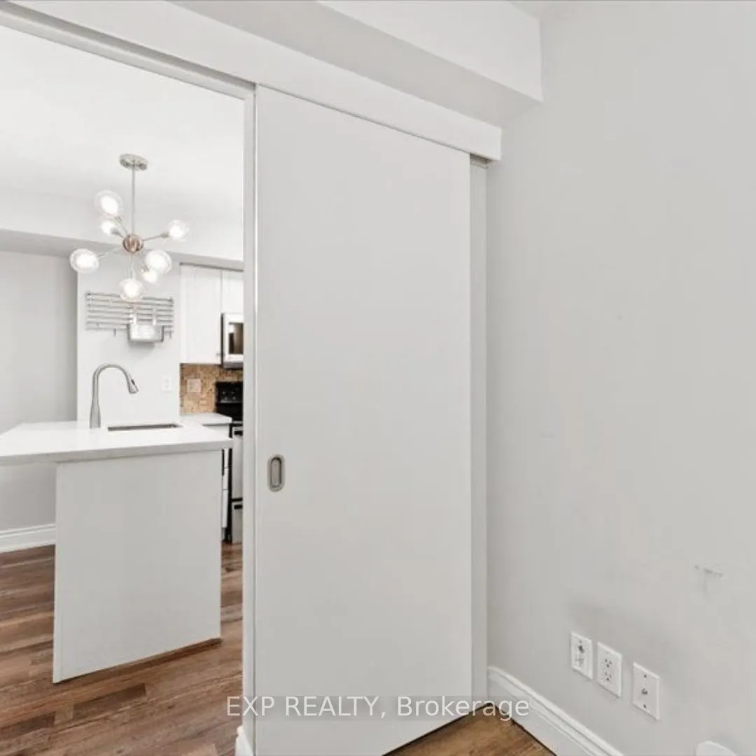 10 Laidlaw Street, #Th725