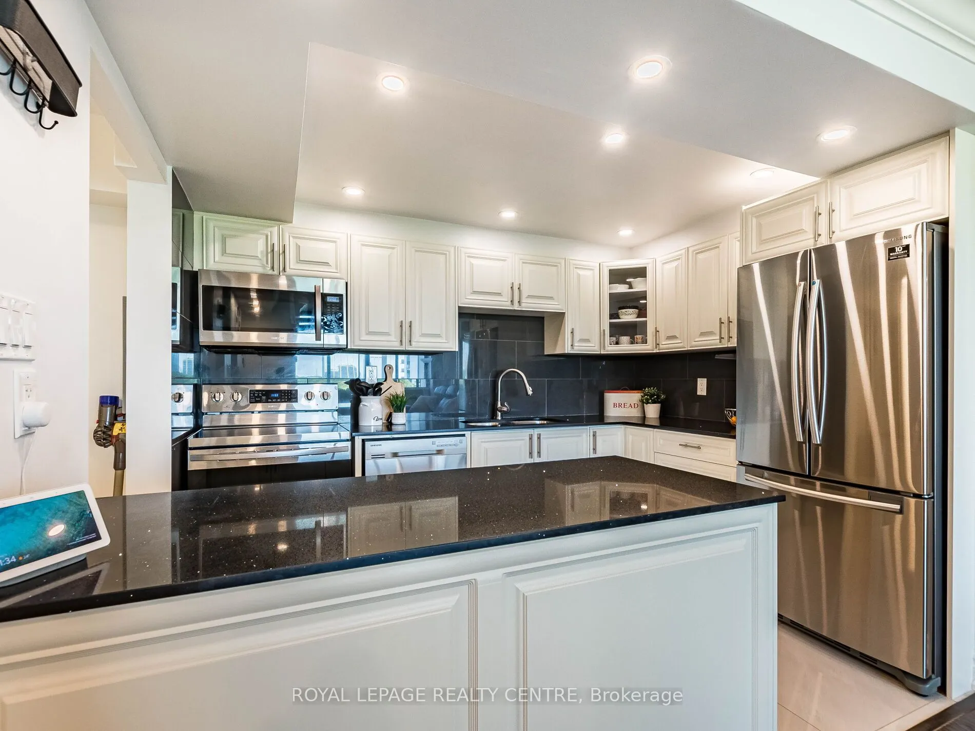1320 Mississauga Valley Boulevard, #709