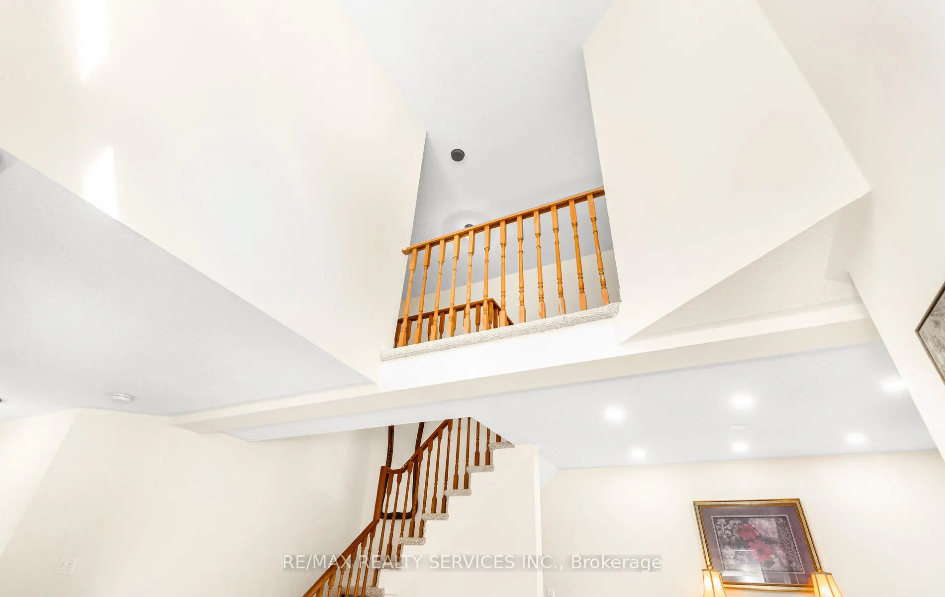 3912 Zenith Court