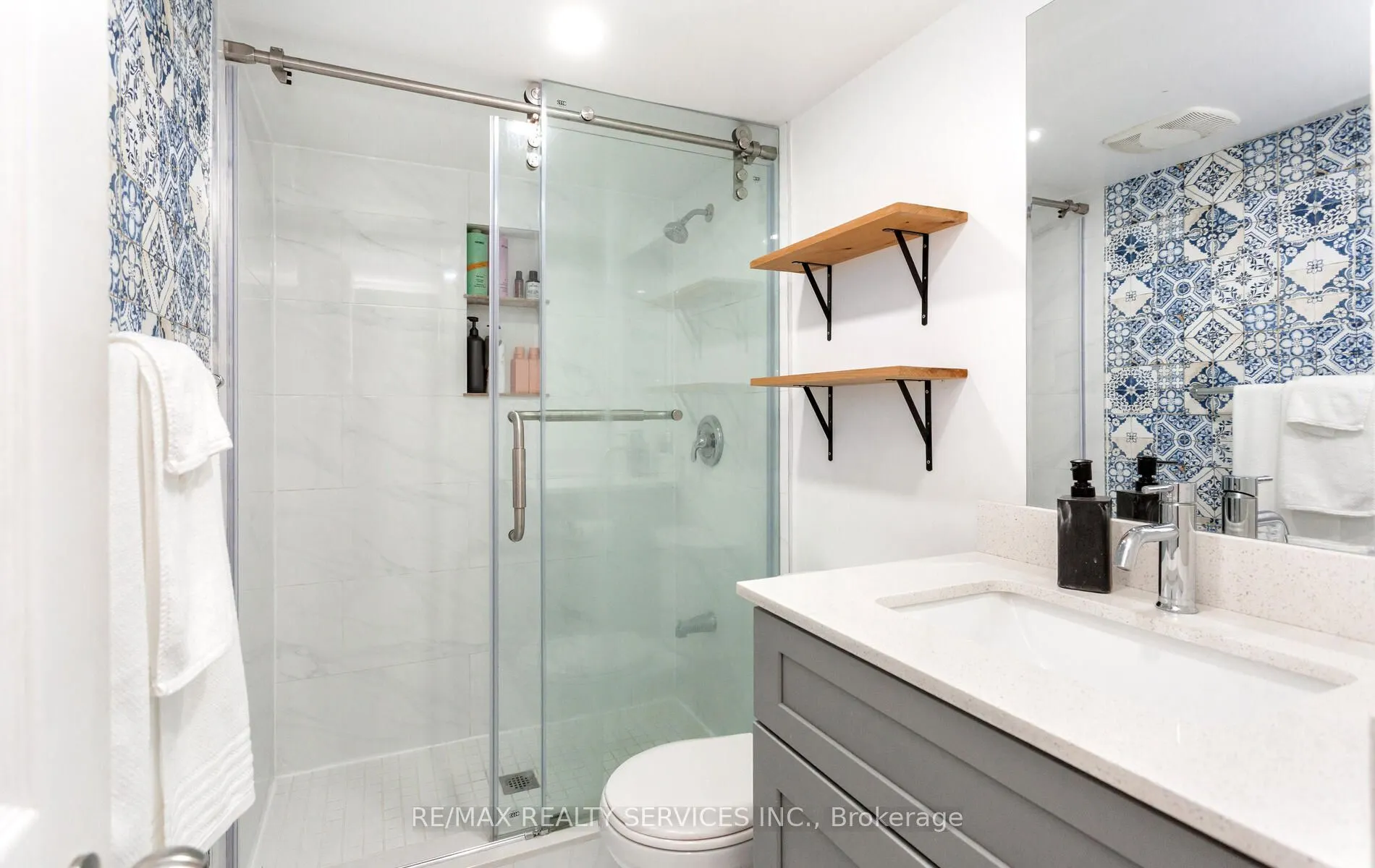 3912 Zenith Court