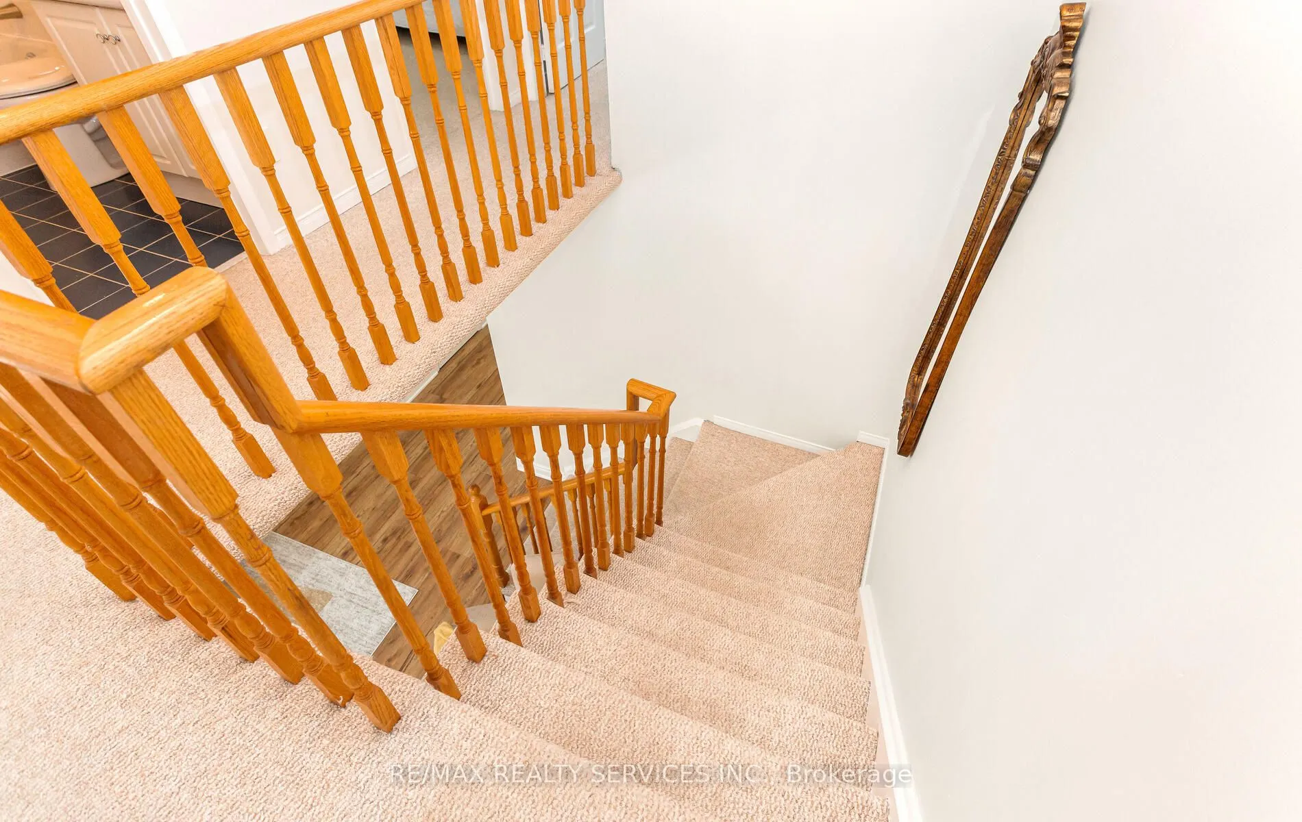 3912 Zenith Court