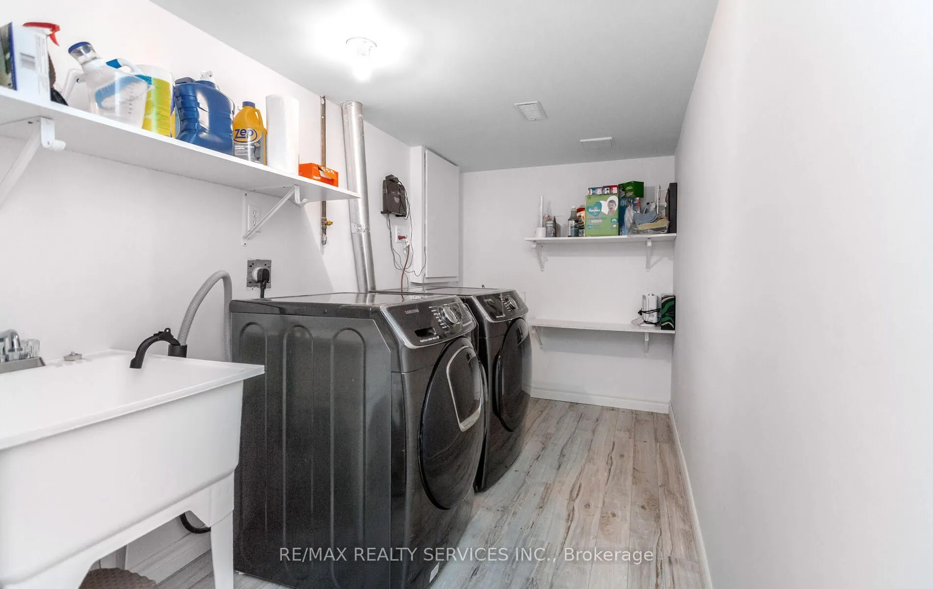 3912 Zenith Court