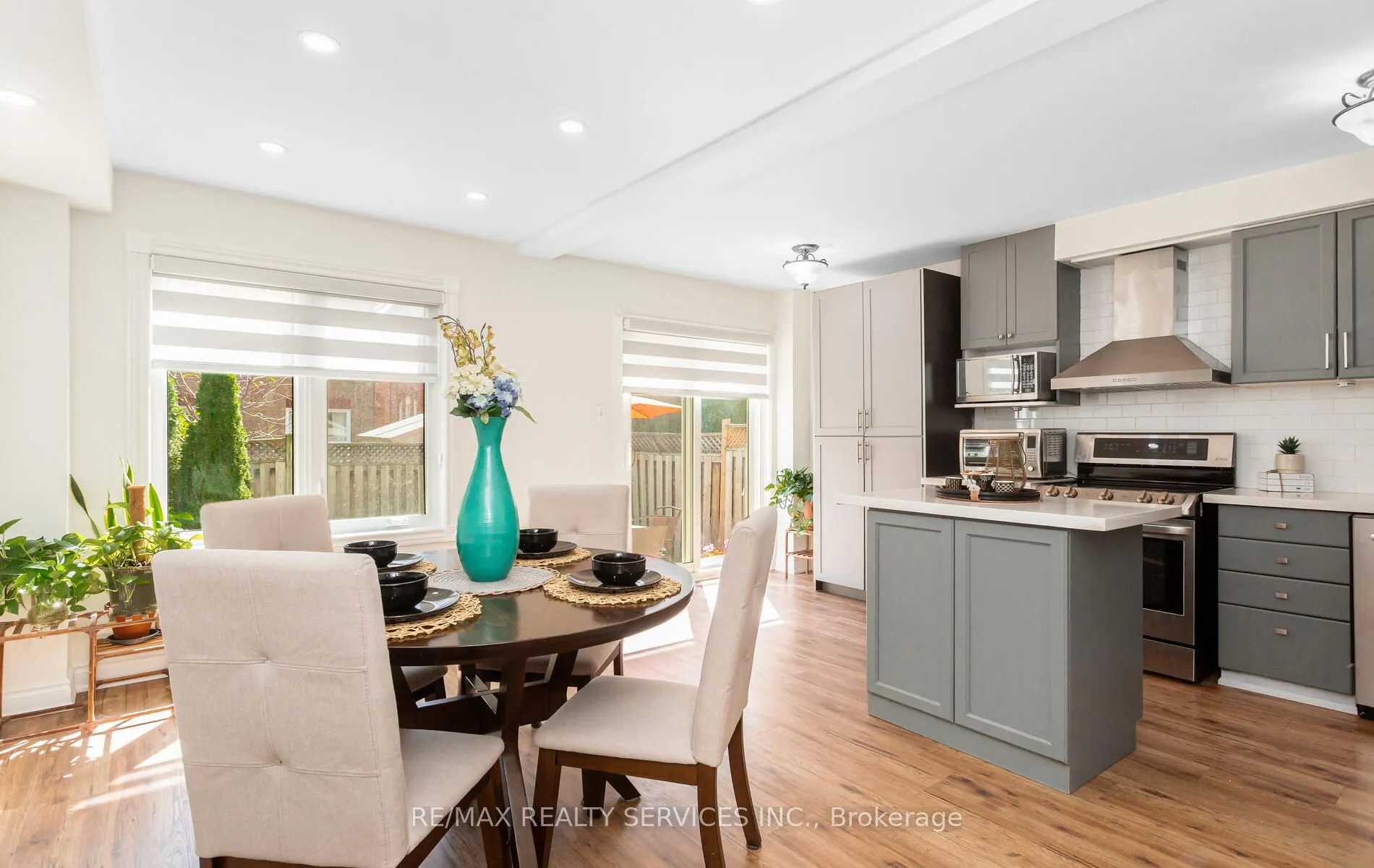 3912 Zenith Court