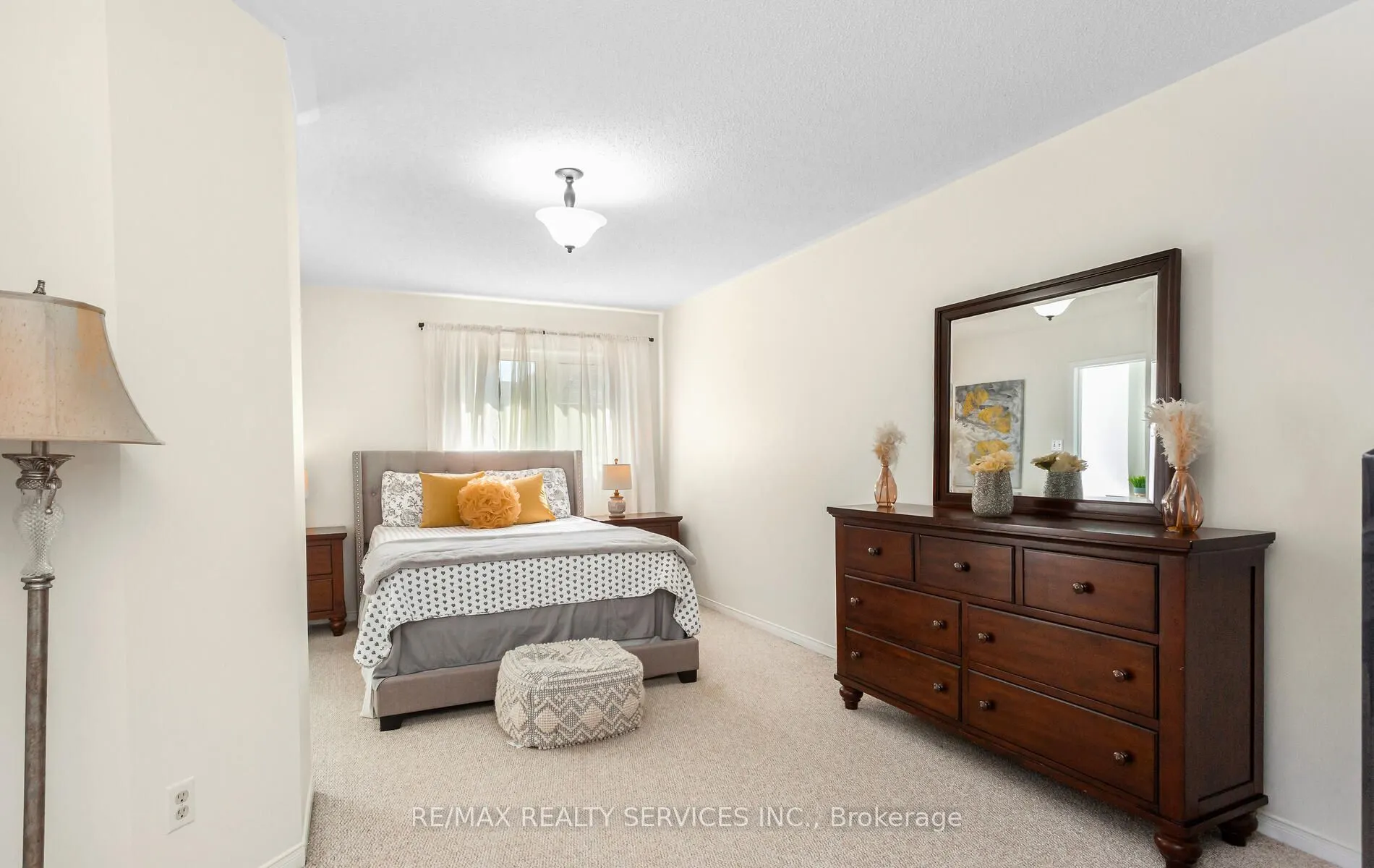 3912 Zenith Court