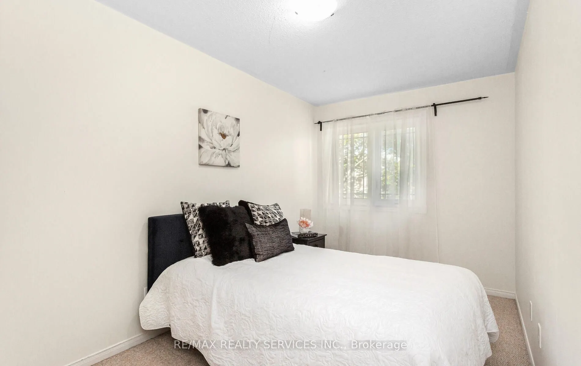 3912 Zenith Court