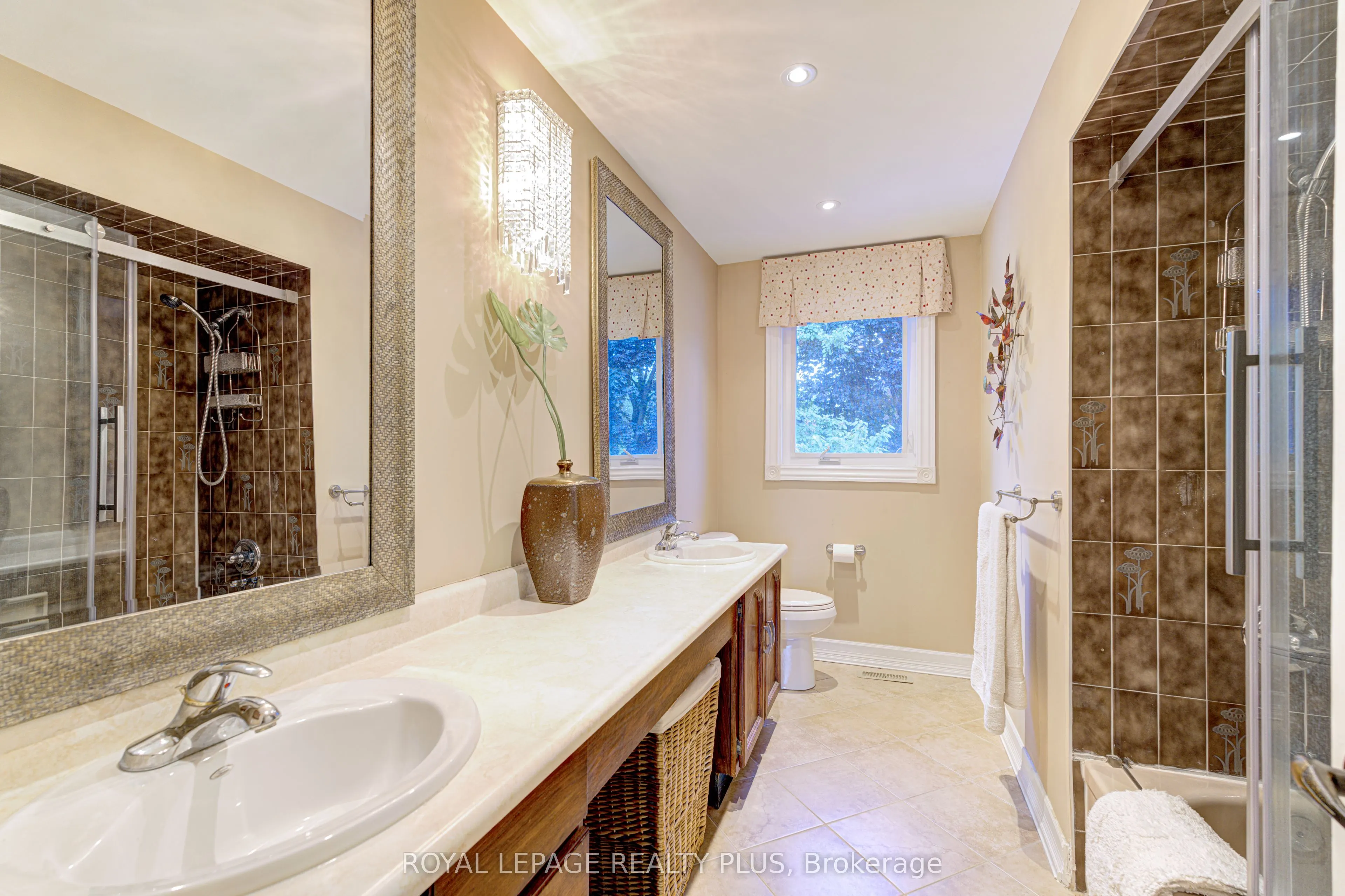 1760 Featherston Court