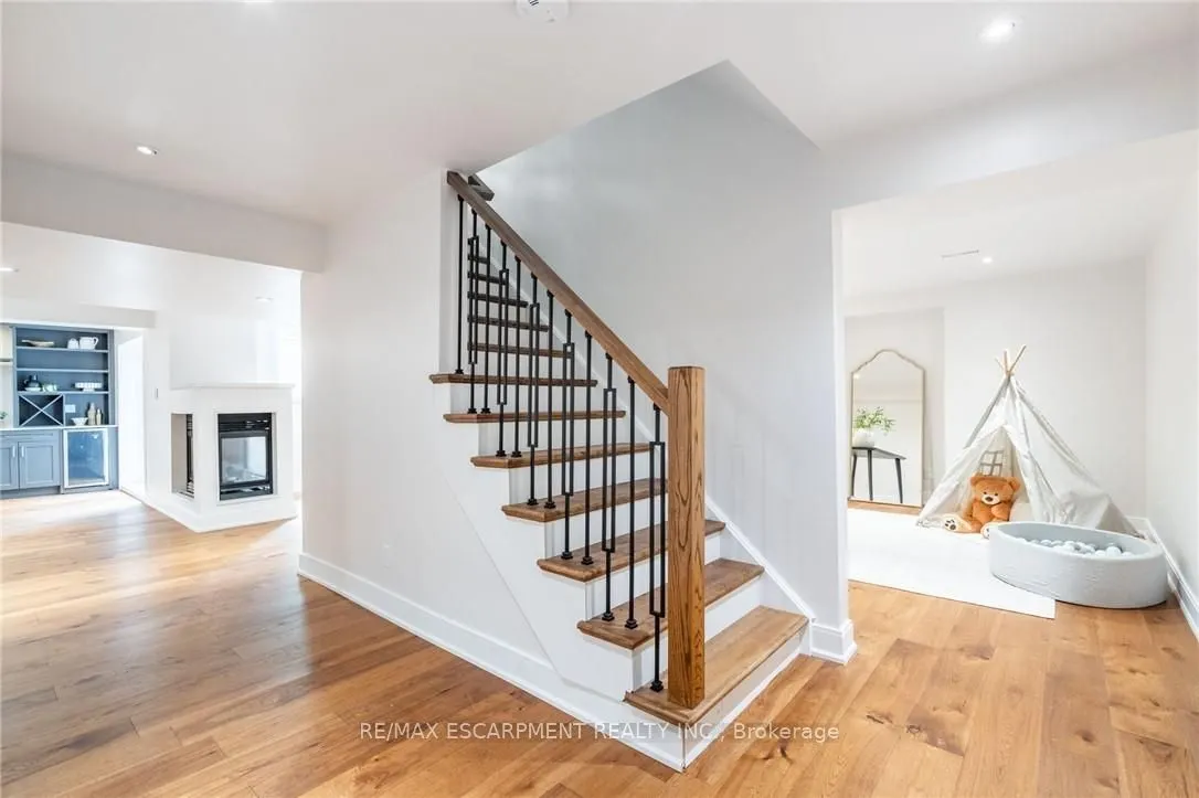 6618 Carriage Trail