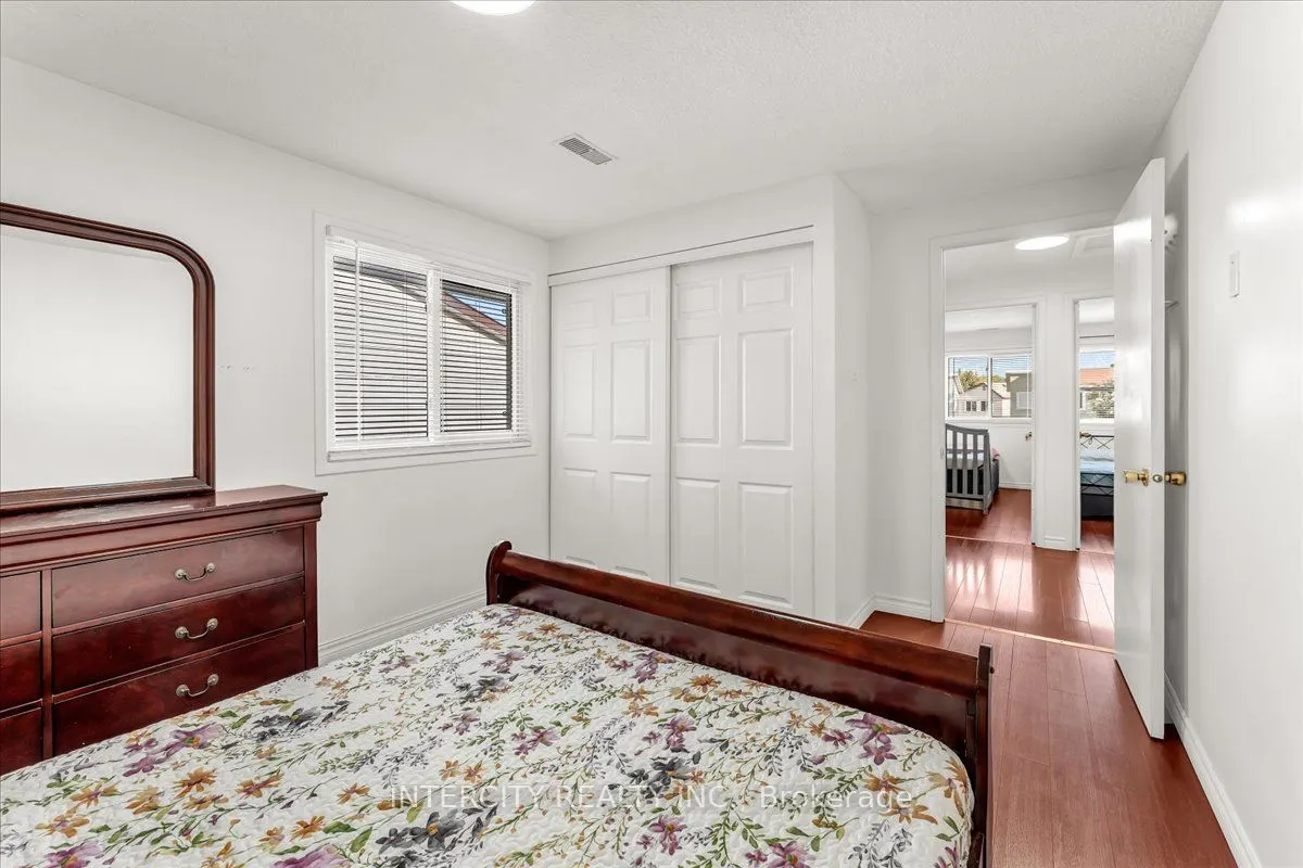 6 Hedley Court