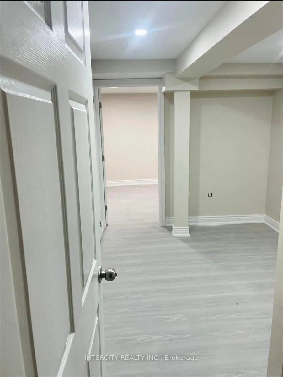 6 Hedley Court