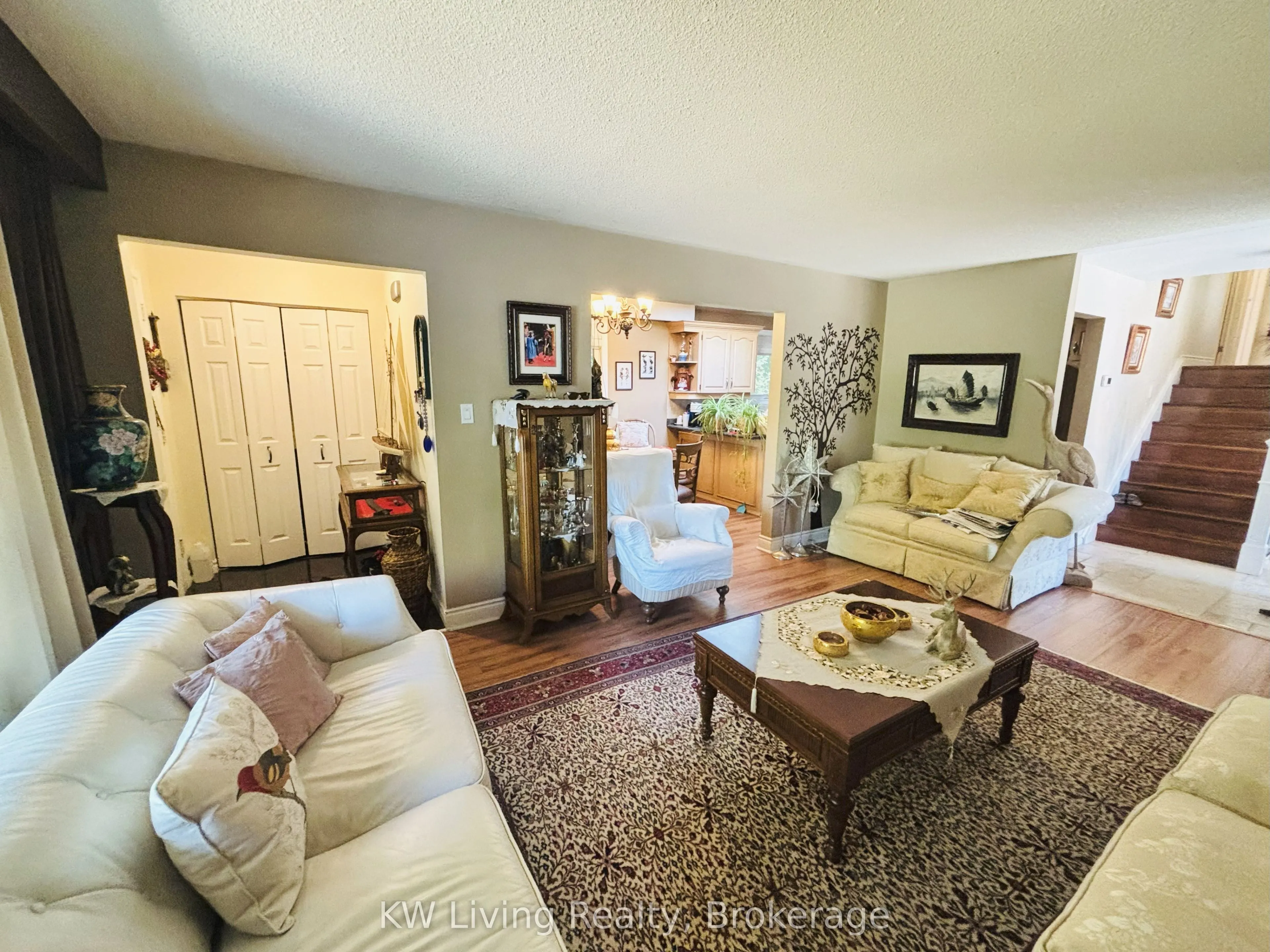 2084 Thornlea Drive