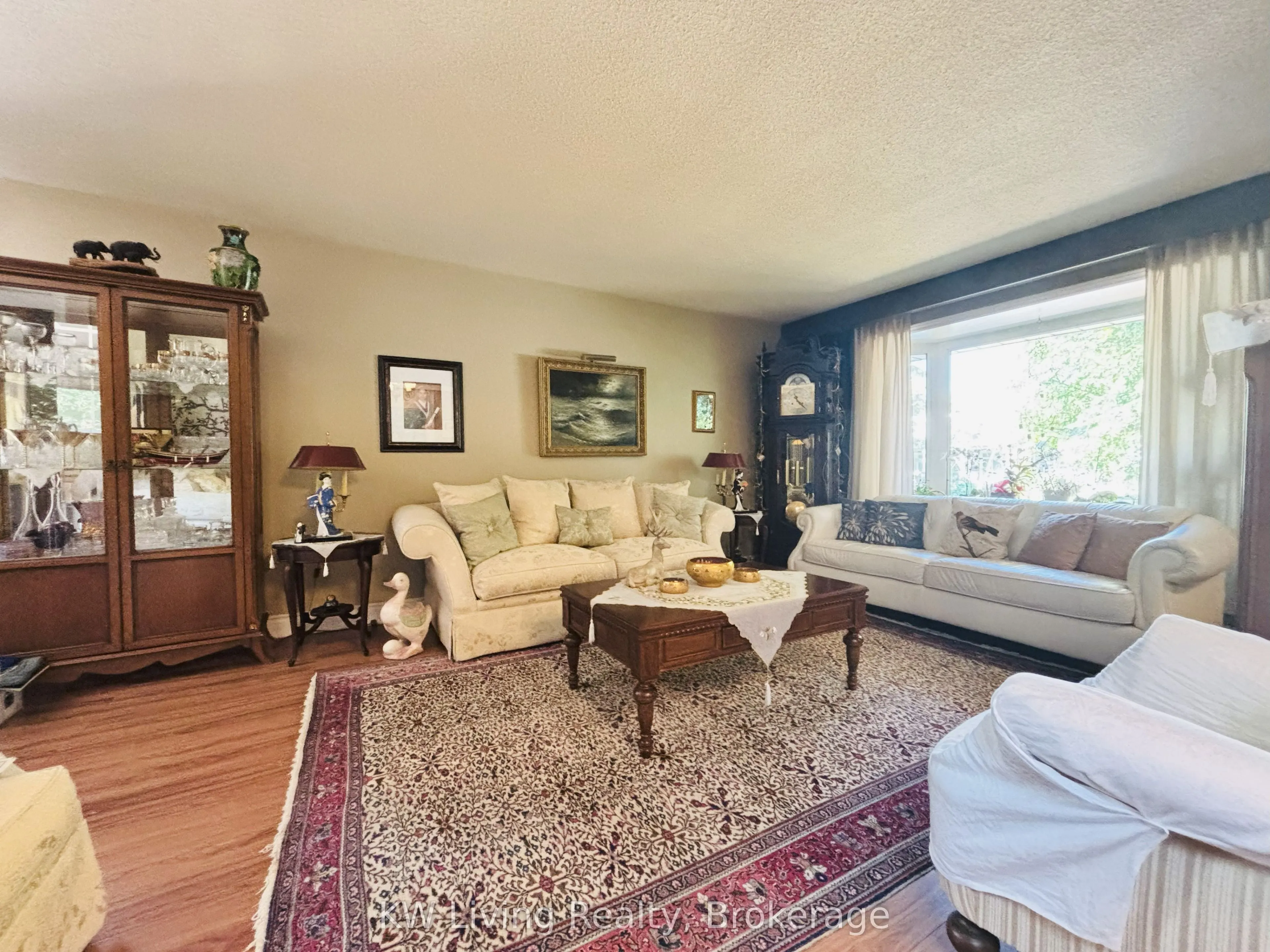 2084 Thornlea Drive
