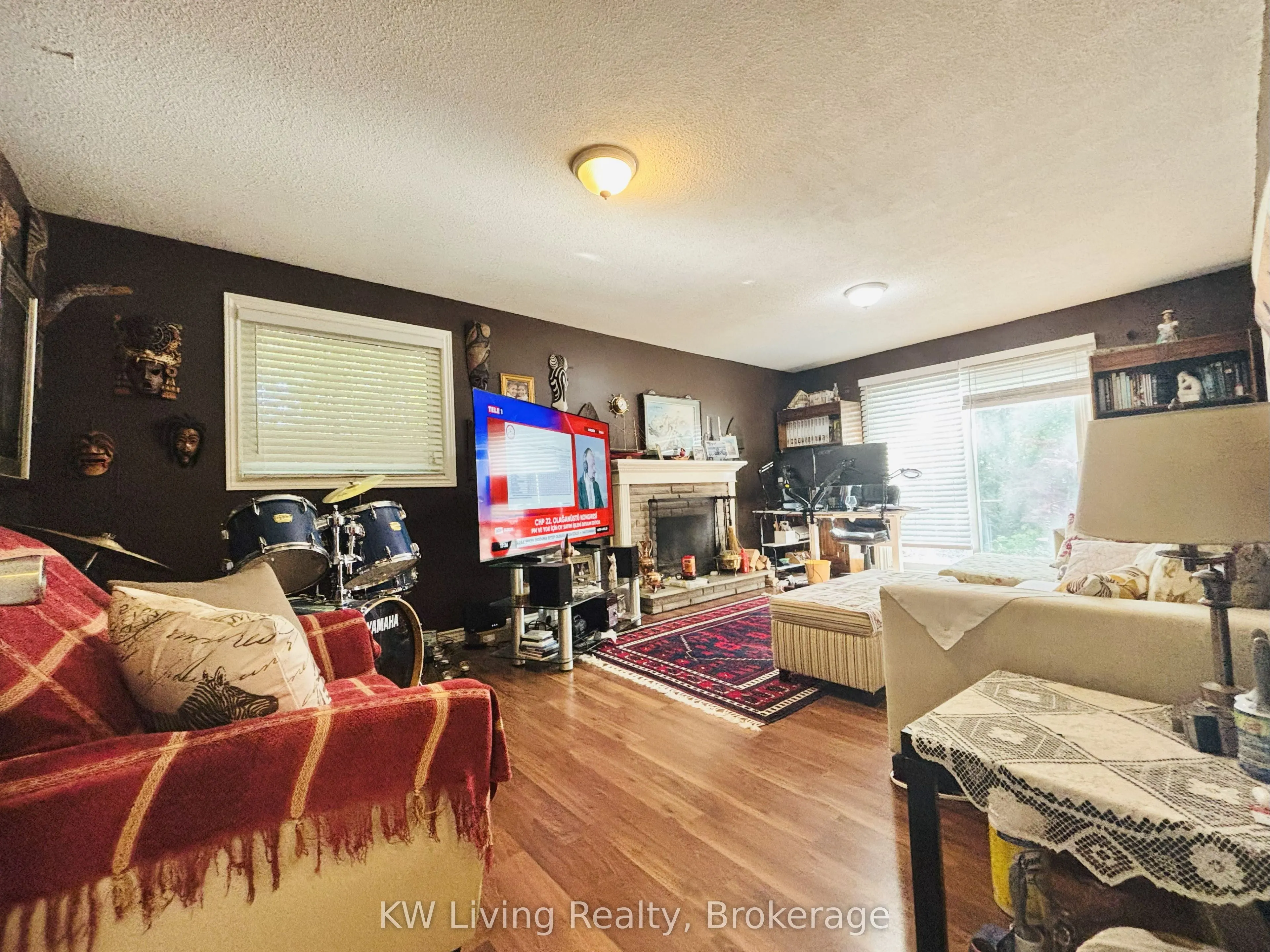 2084 Thornlea Drive