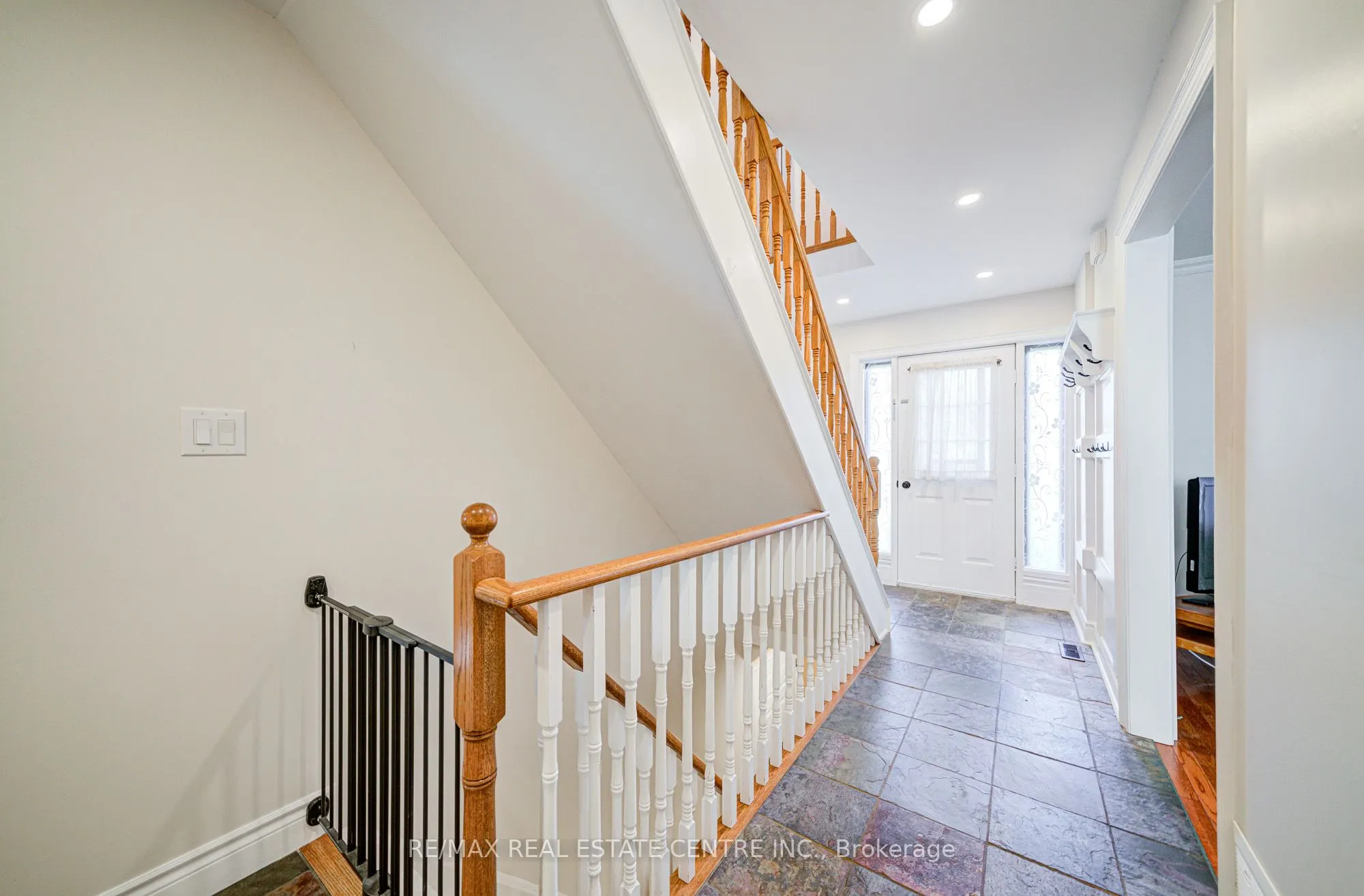 32 Agnes Street