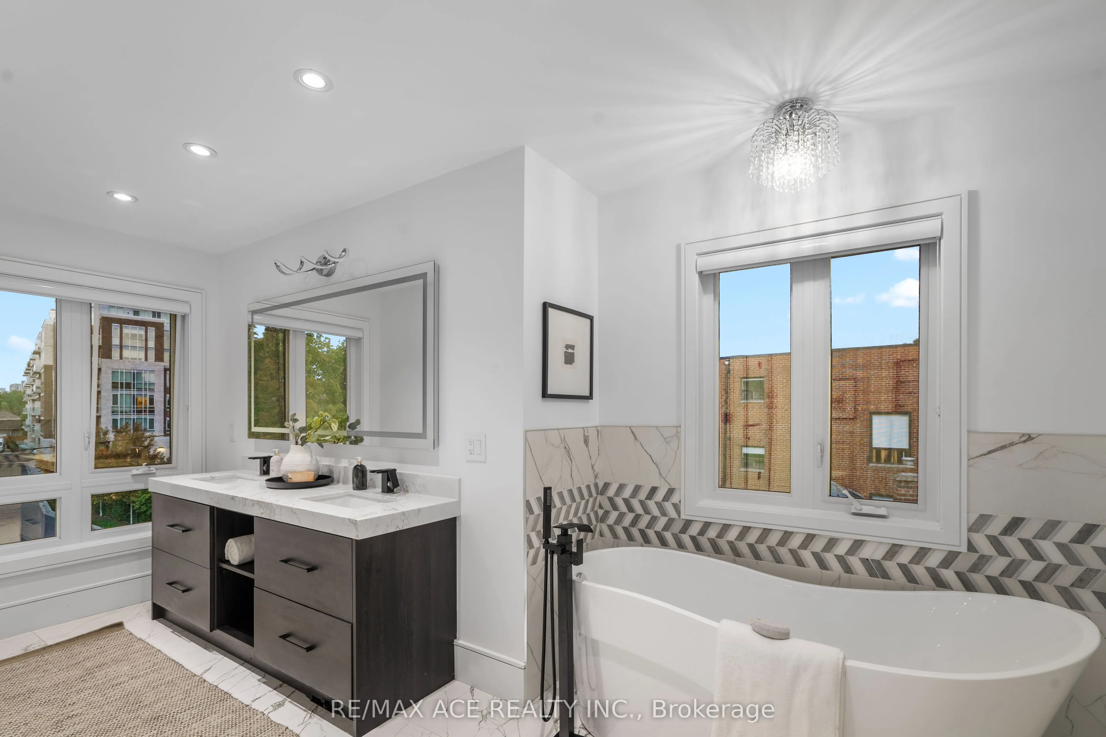 10A Benson Avenue W
