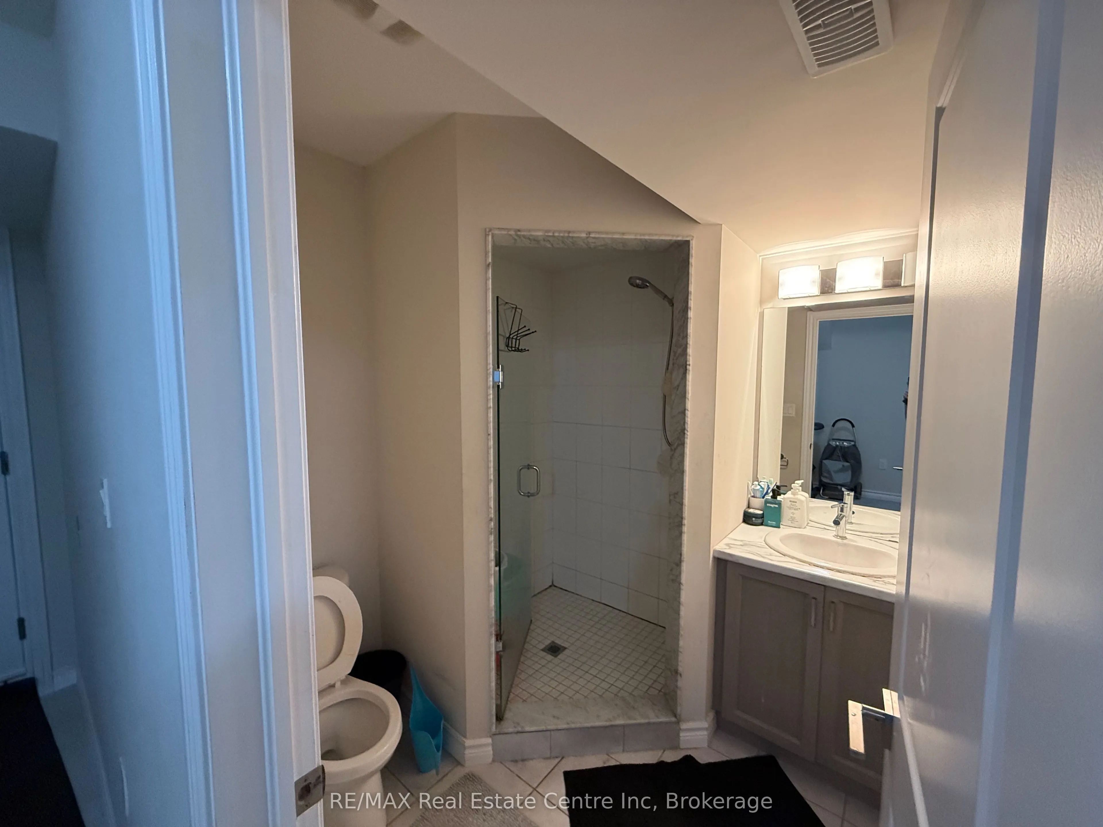 445 Ontario Street S, #108