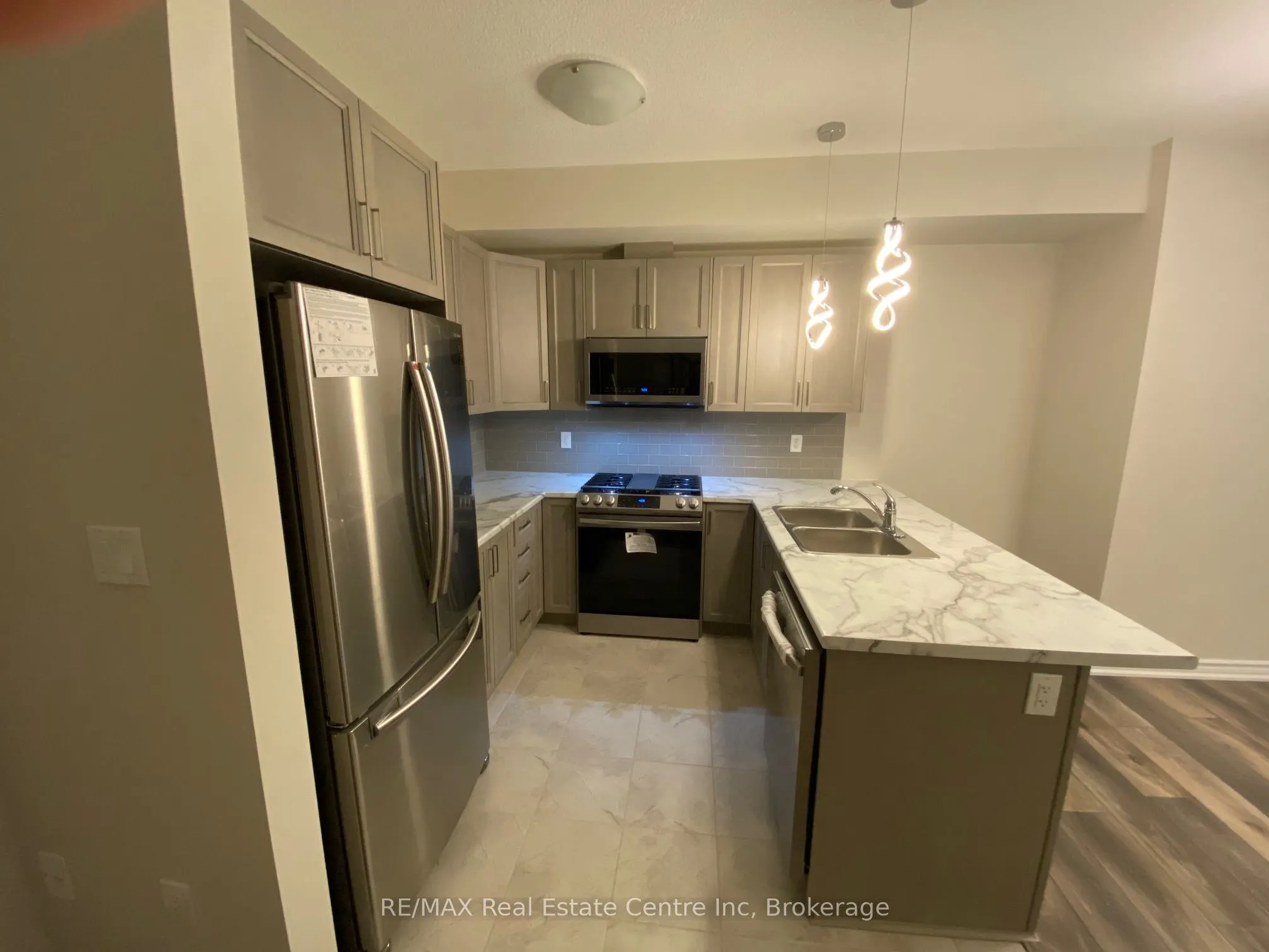 445 Ontario Street S, #108