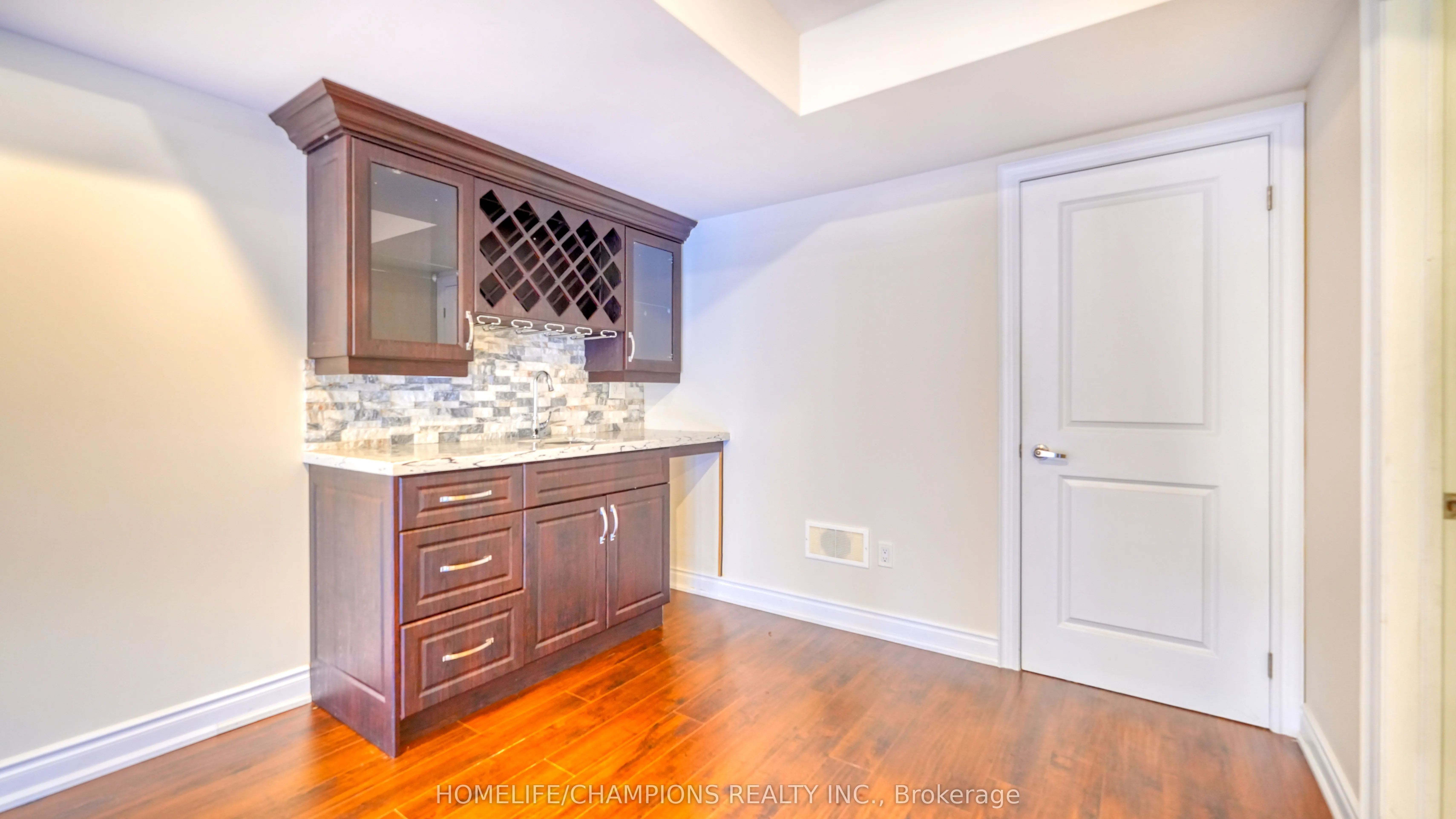 487 Briggs Court