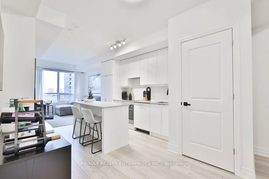 36 Elm Drive W, #705