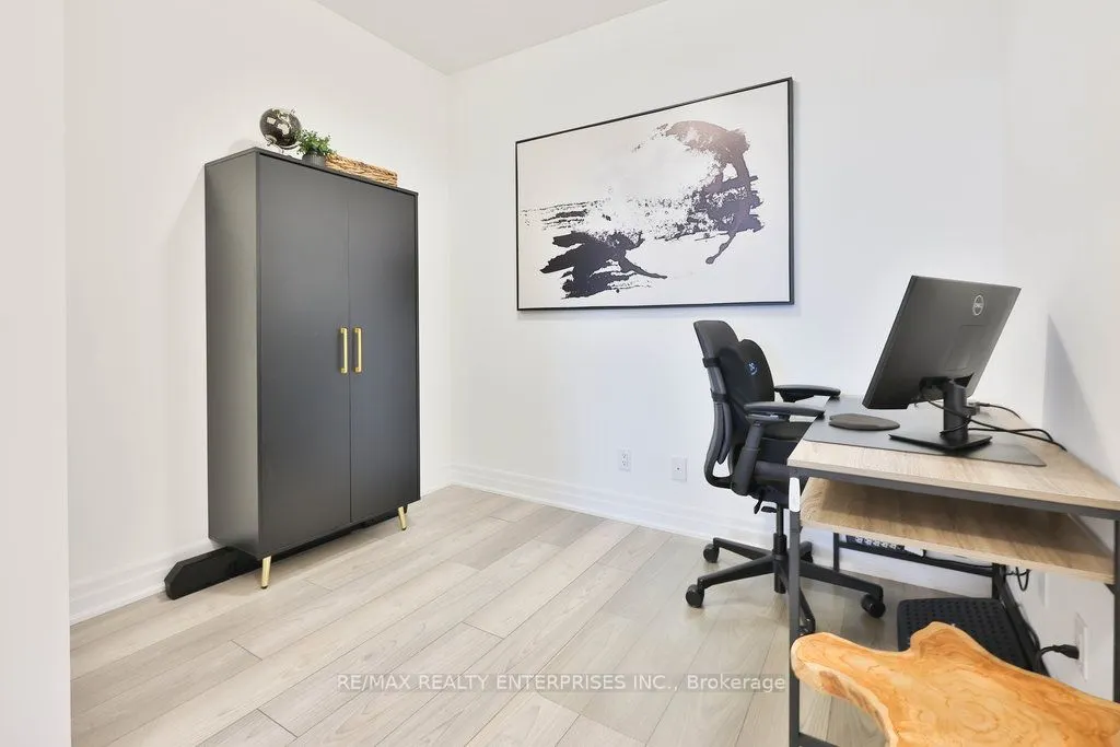 36 Elm Drive W, #705