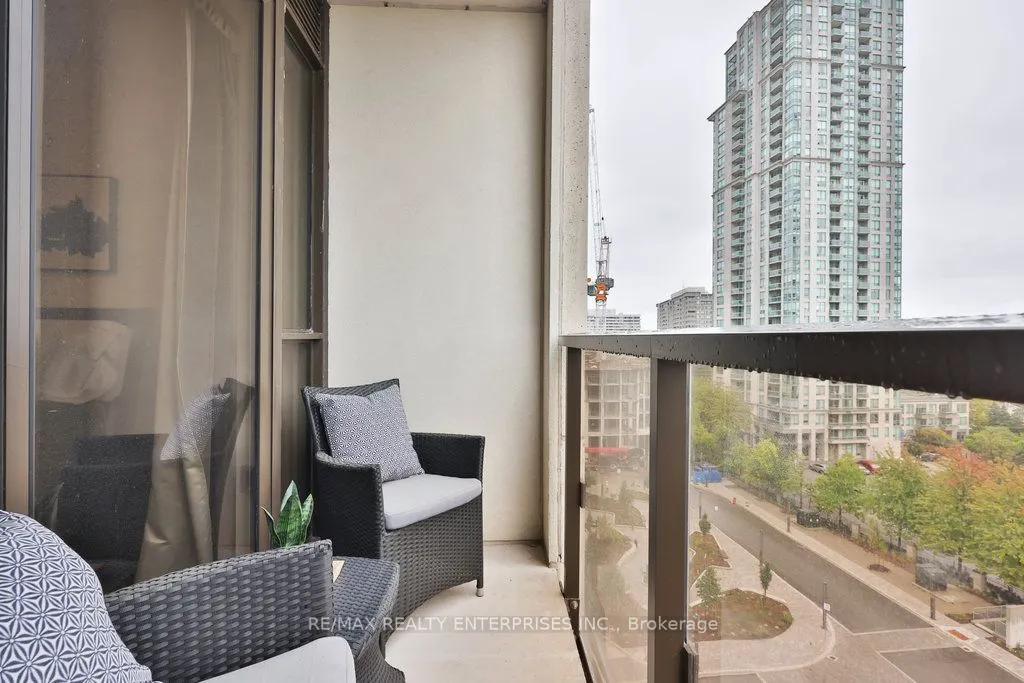 36 Elm Drive W, #705