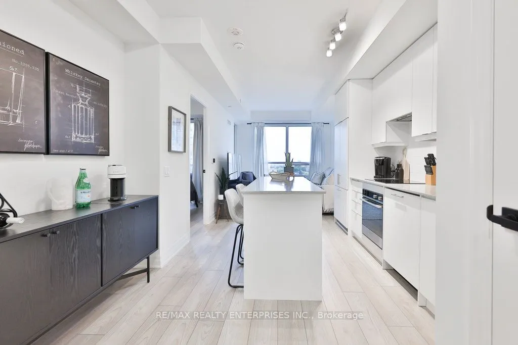 36 Elm Drive W, #705