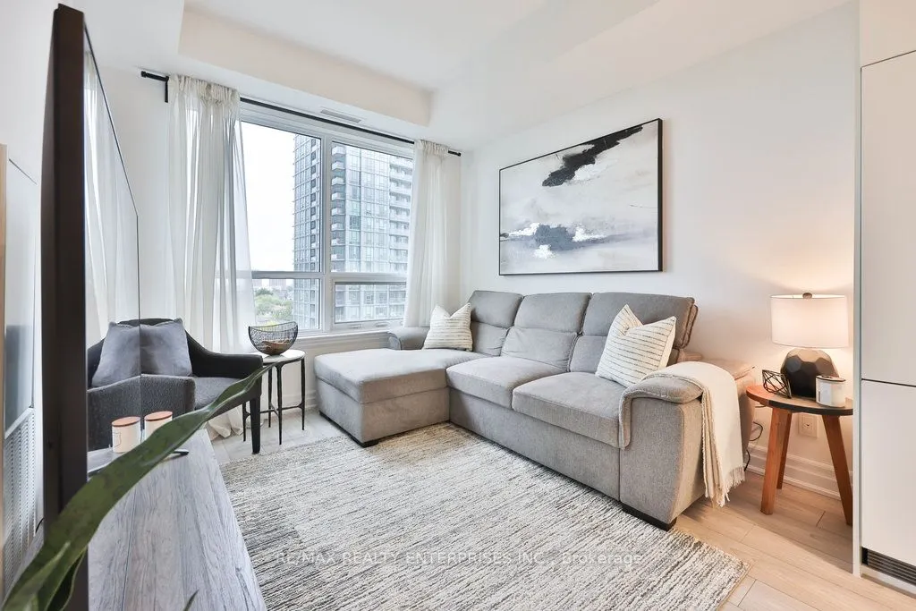 36 Elm Drive W, #705