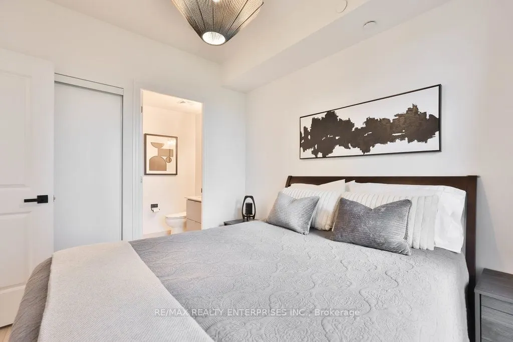 36 Elm Drive W, #705