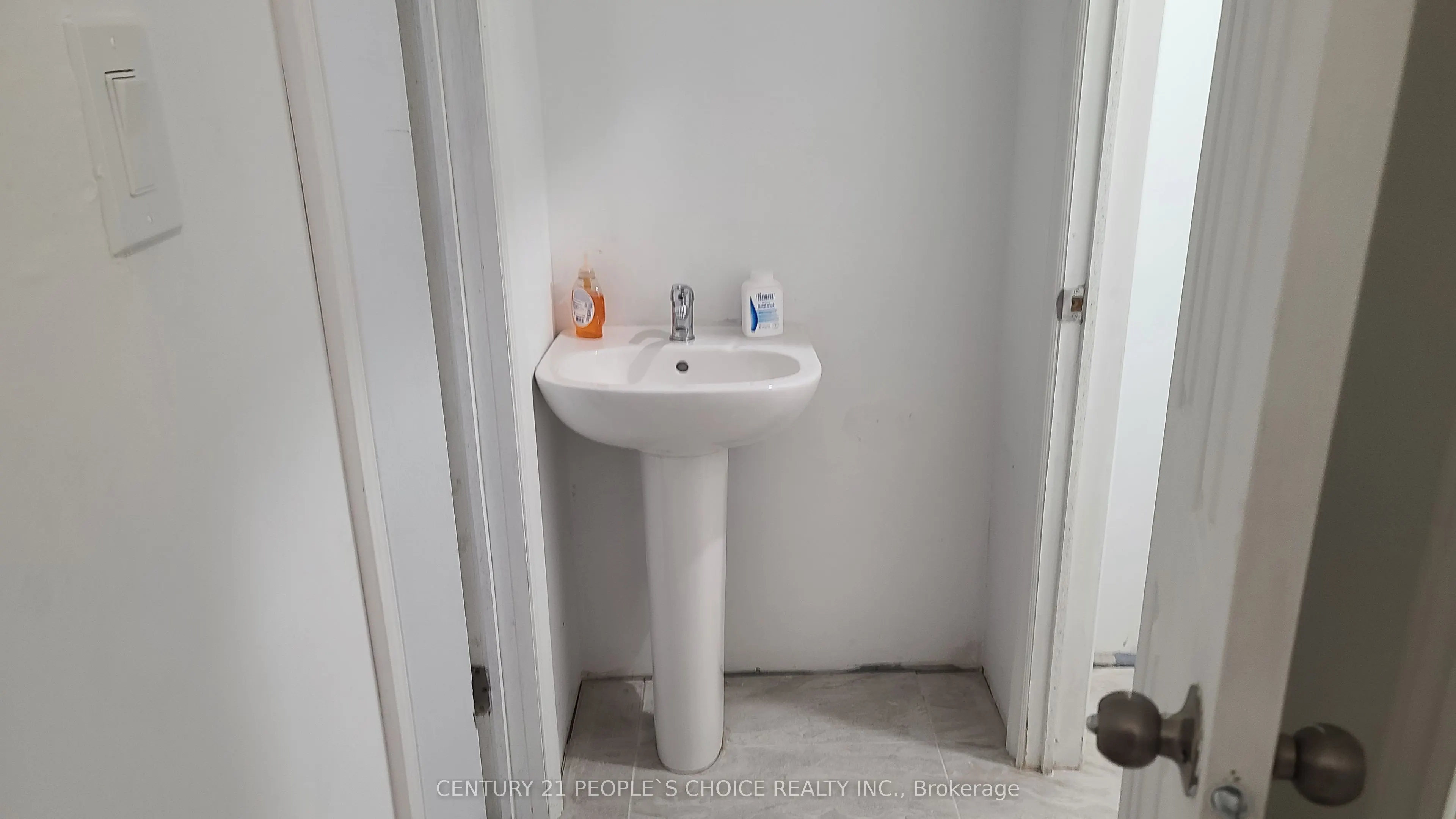 2400 Finch Avenue W, #5