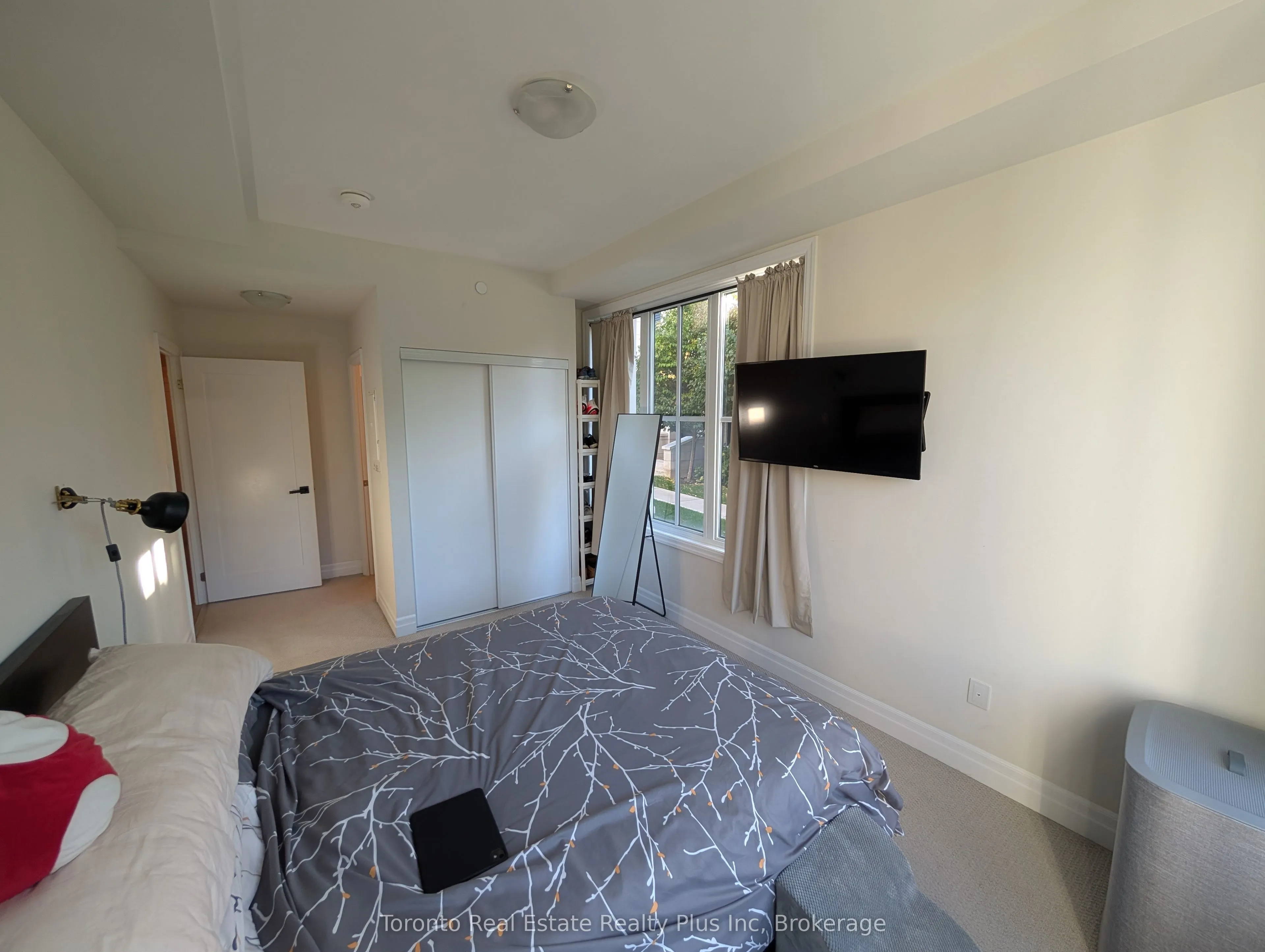 665 Cricklewood Drive, #702