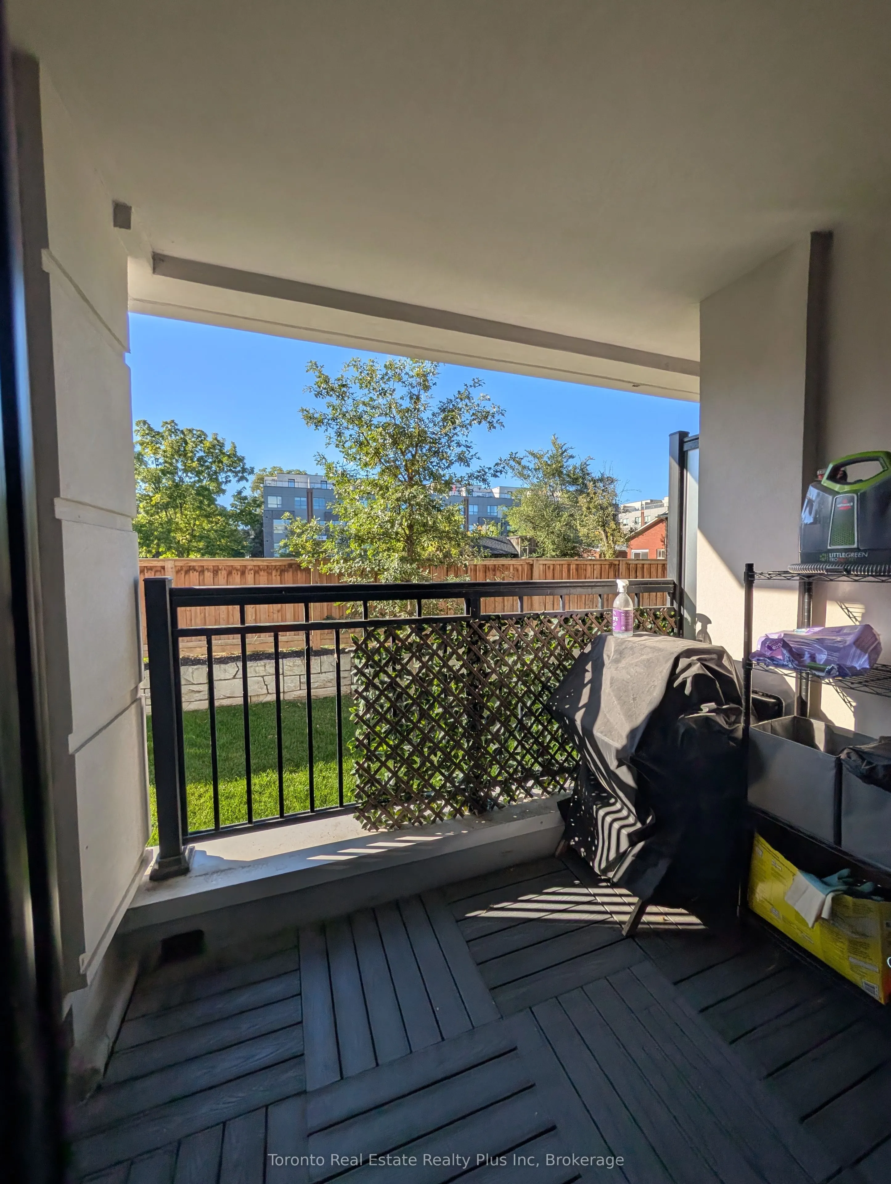 665 Cricklewood Drive, #702
