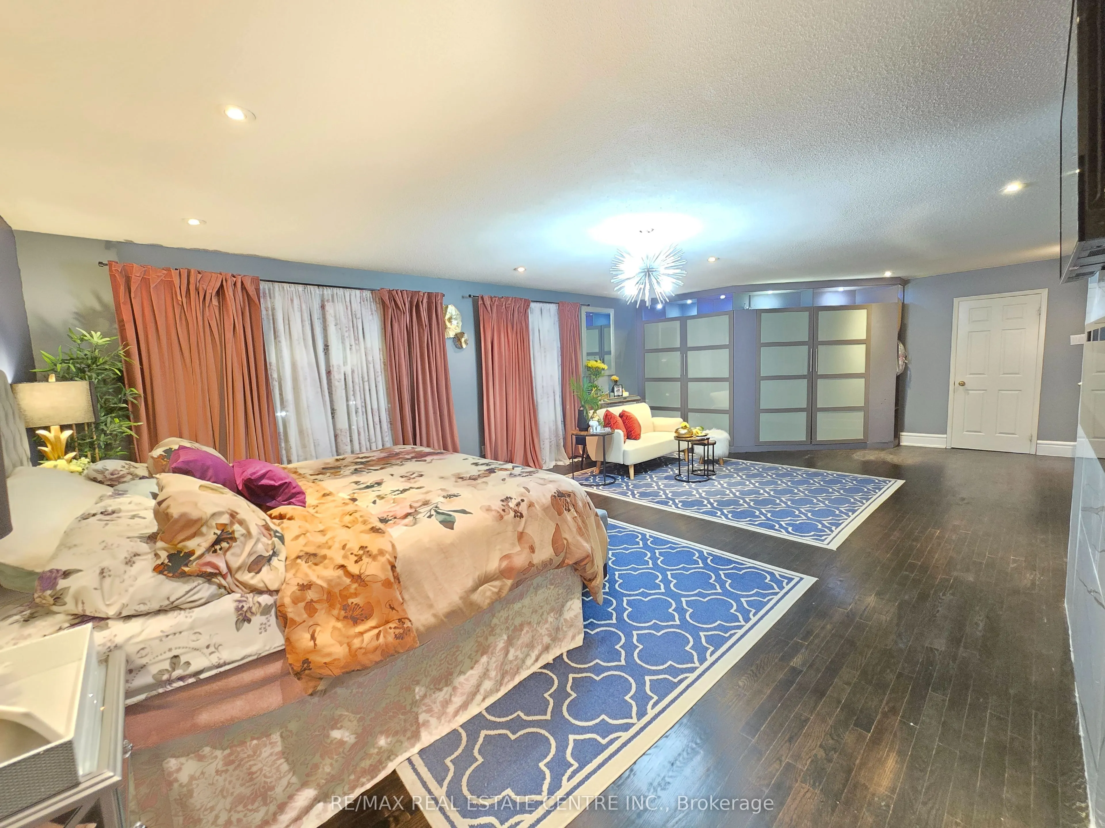 1 Brydon Crescent