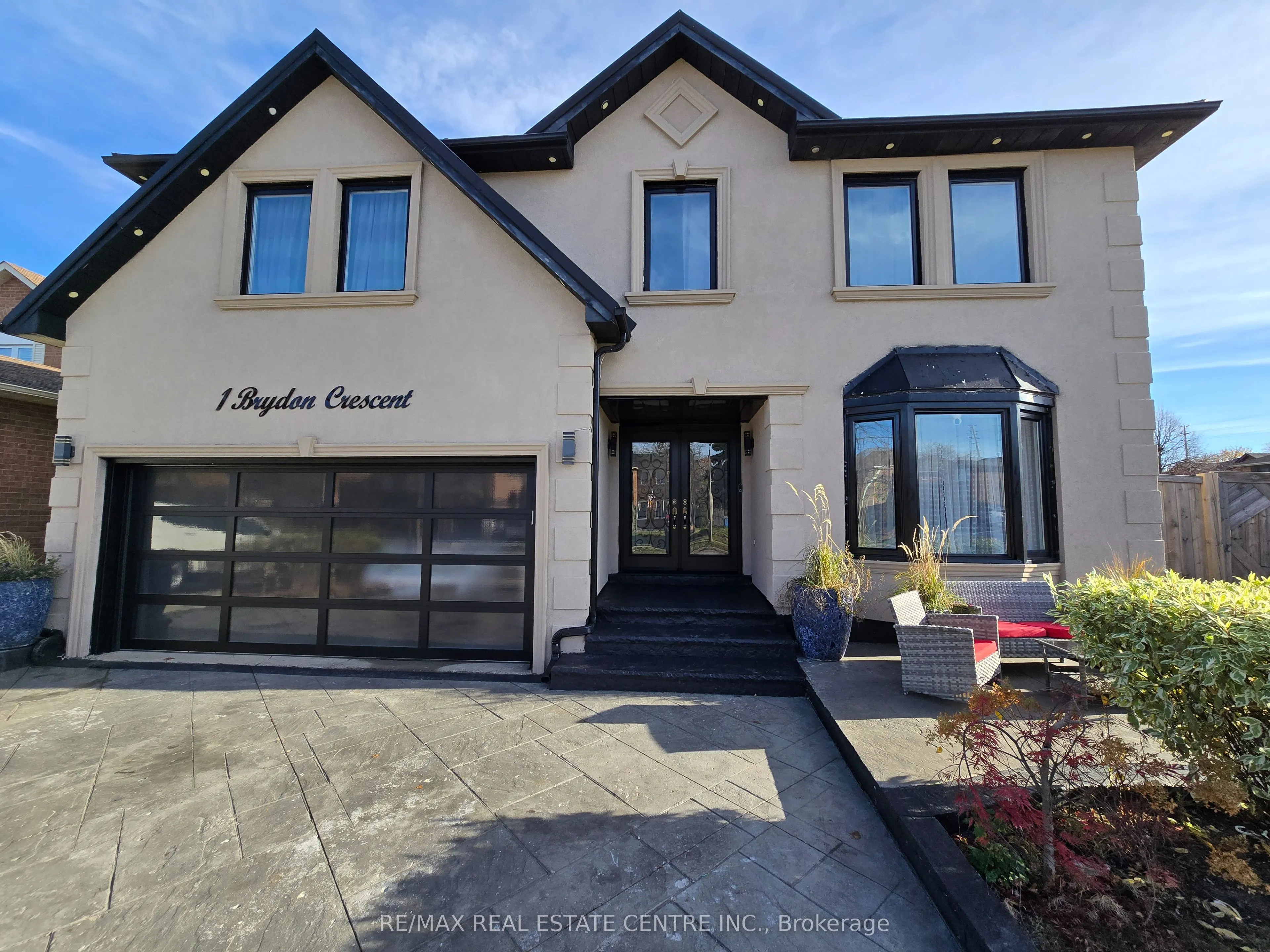 1 Brydon Crescent