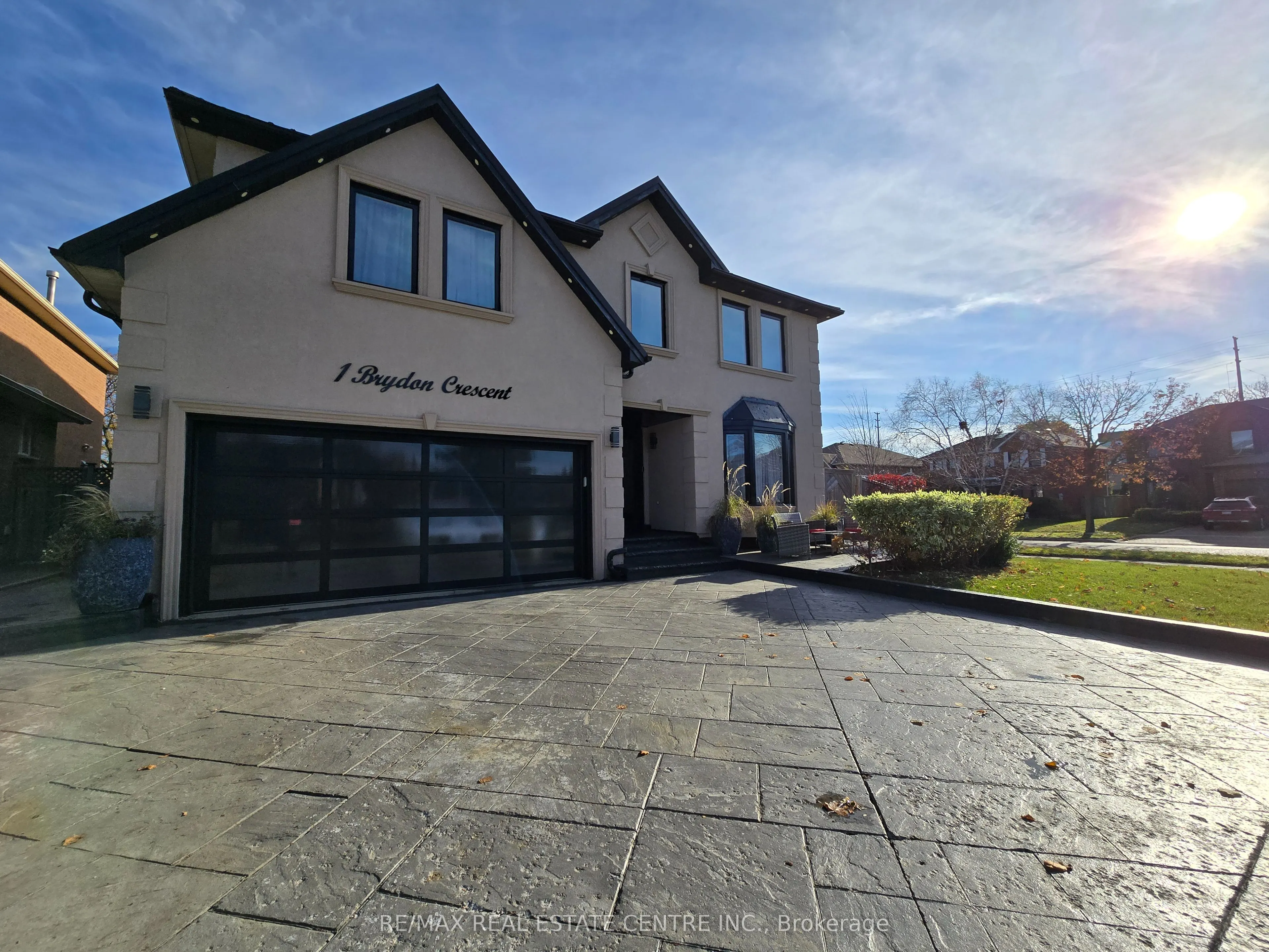 1 Brydon Crescent