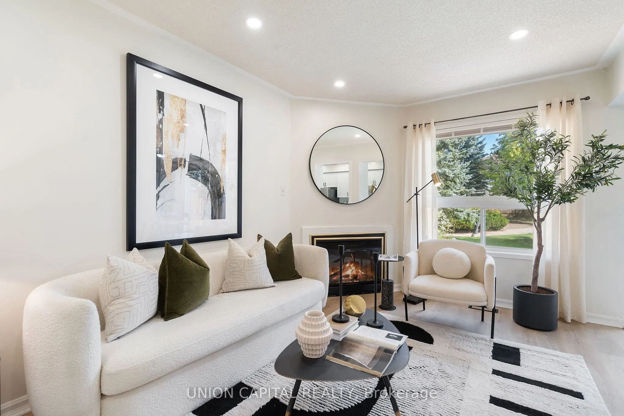 2555 Thomas Street, #106